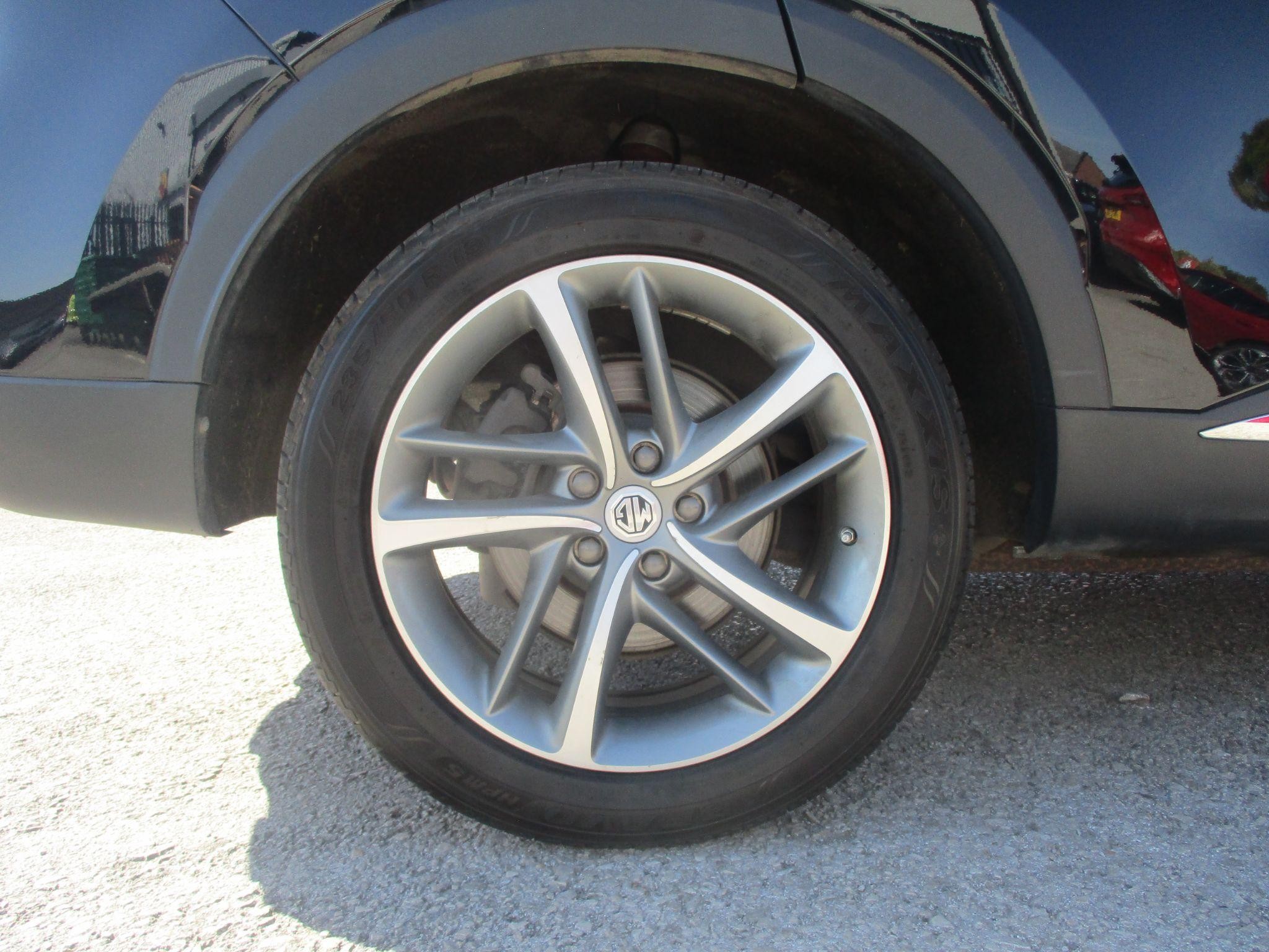 MG HS Plug-In Hybrid Image 26