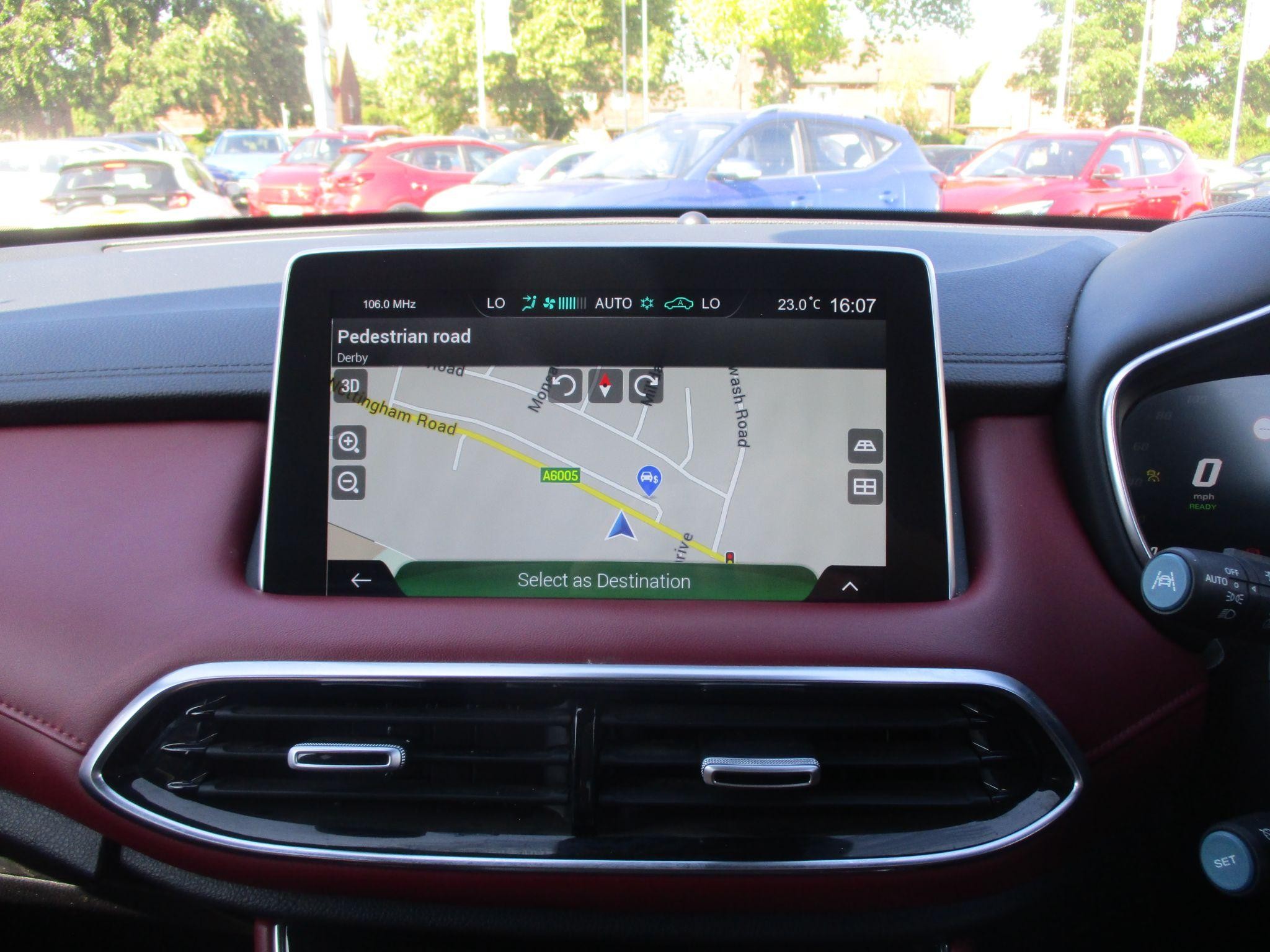 MG HS Plug-In Hybrid Image 30