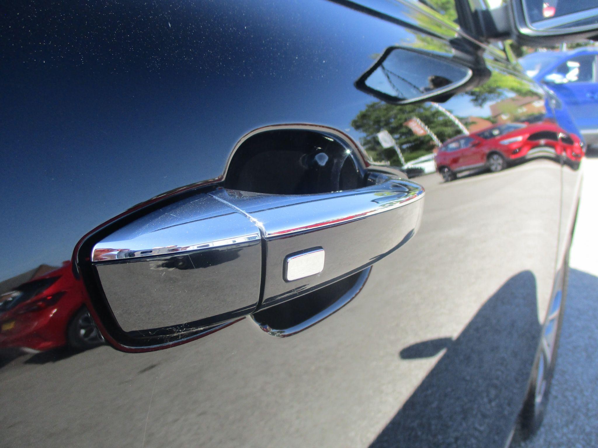 MG HS Plug-In Hybrid Image 38