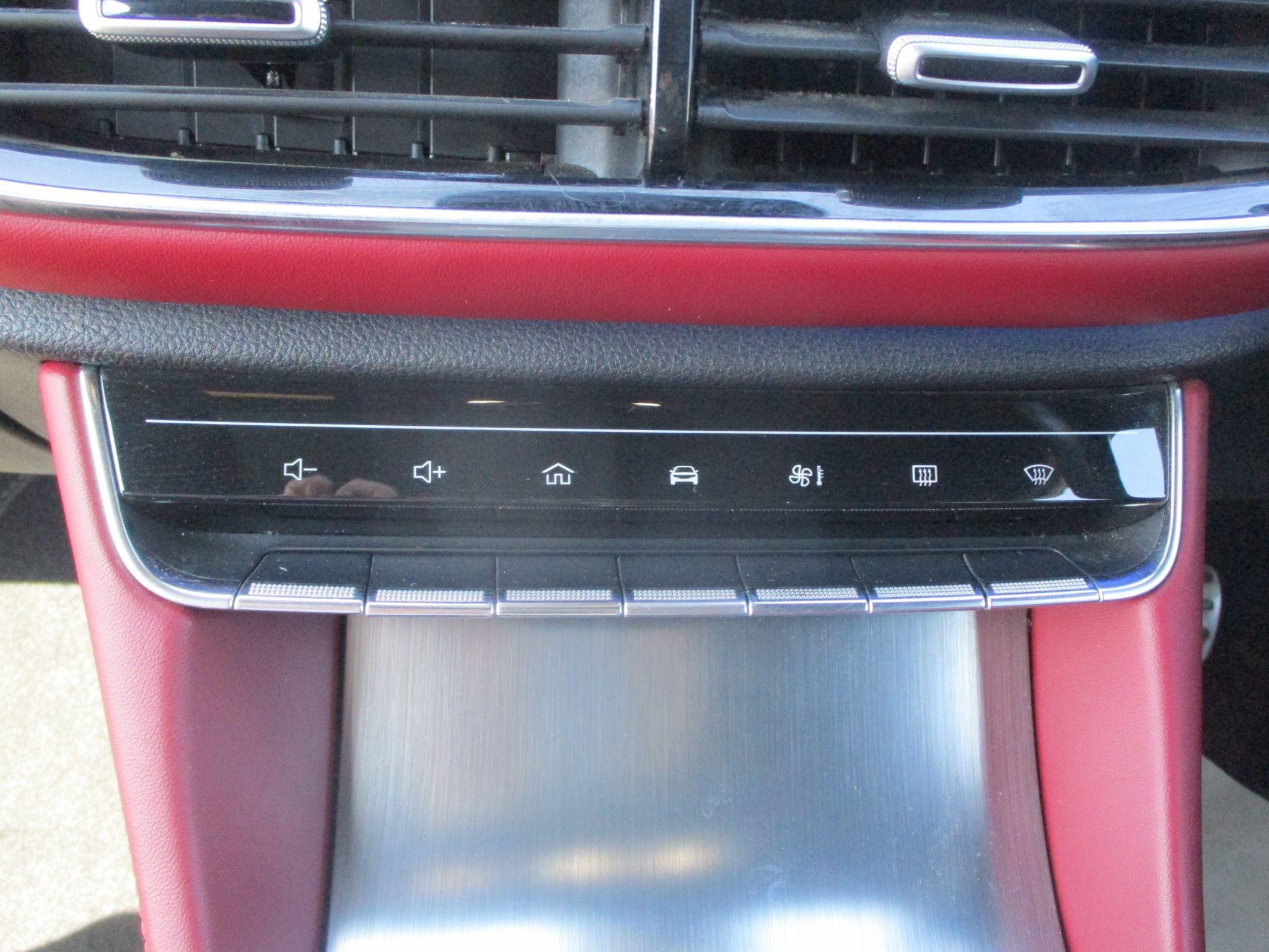 MG HS Plug-In Hybrid Image 40