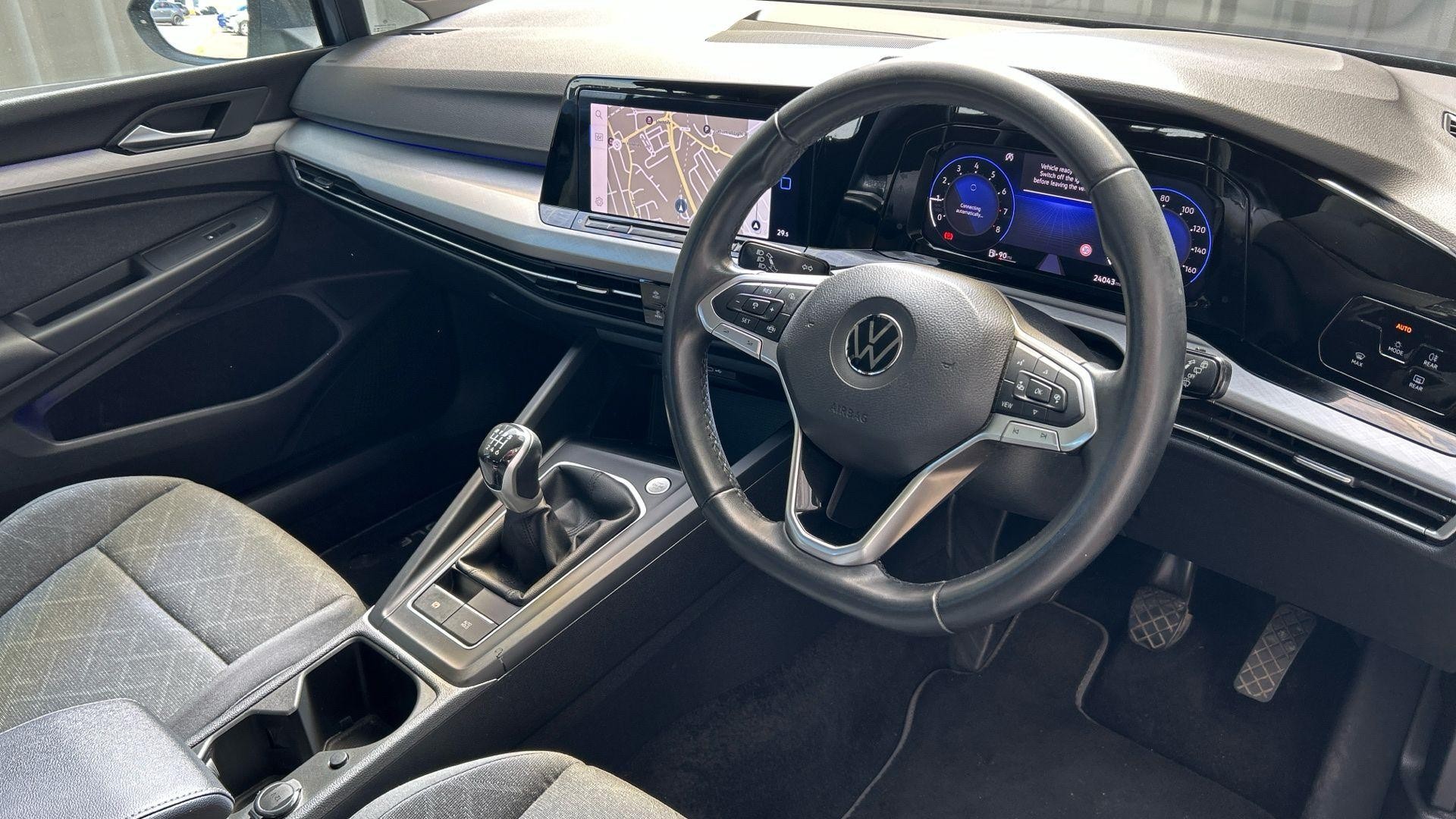 Volkswagen Golf Image 10