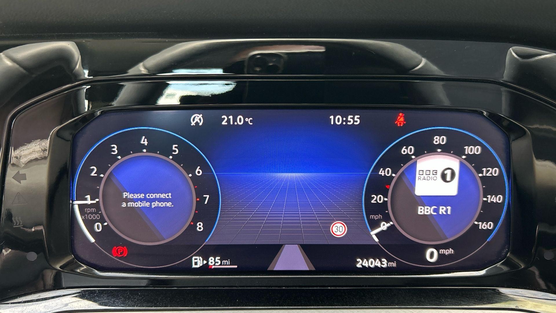 Volkswagen Golf Image 13