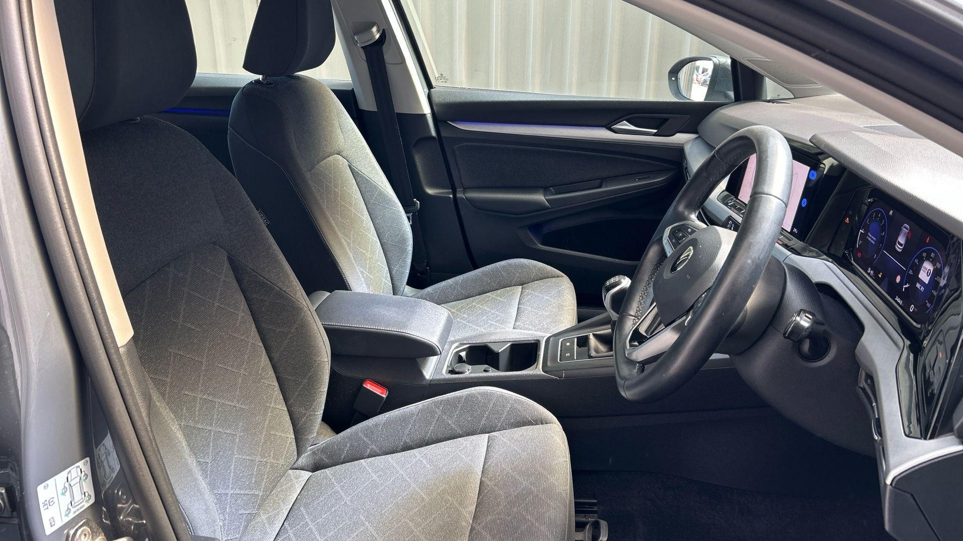 Volkswagen Golf Image 15