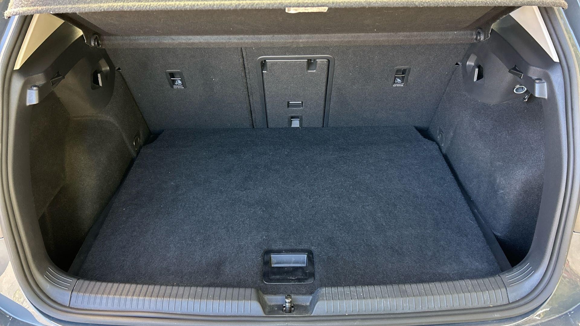 Volkswagen Golf Image 18
