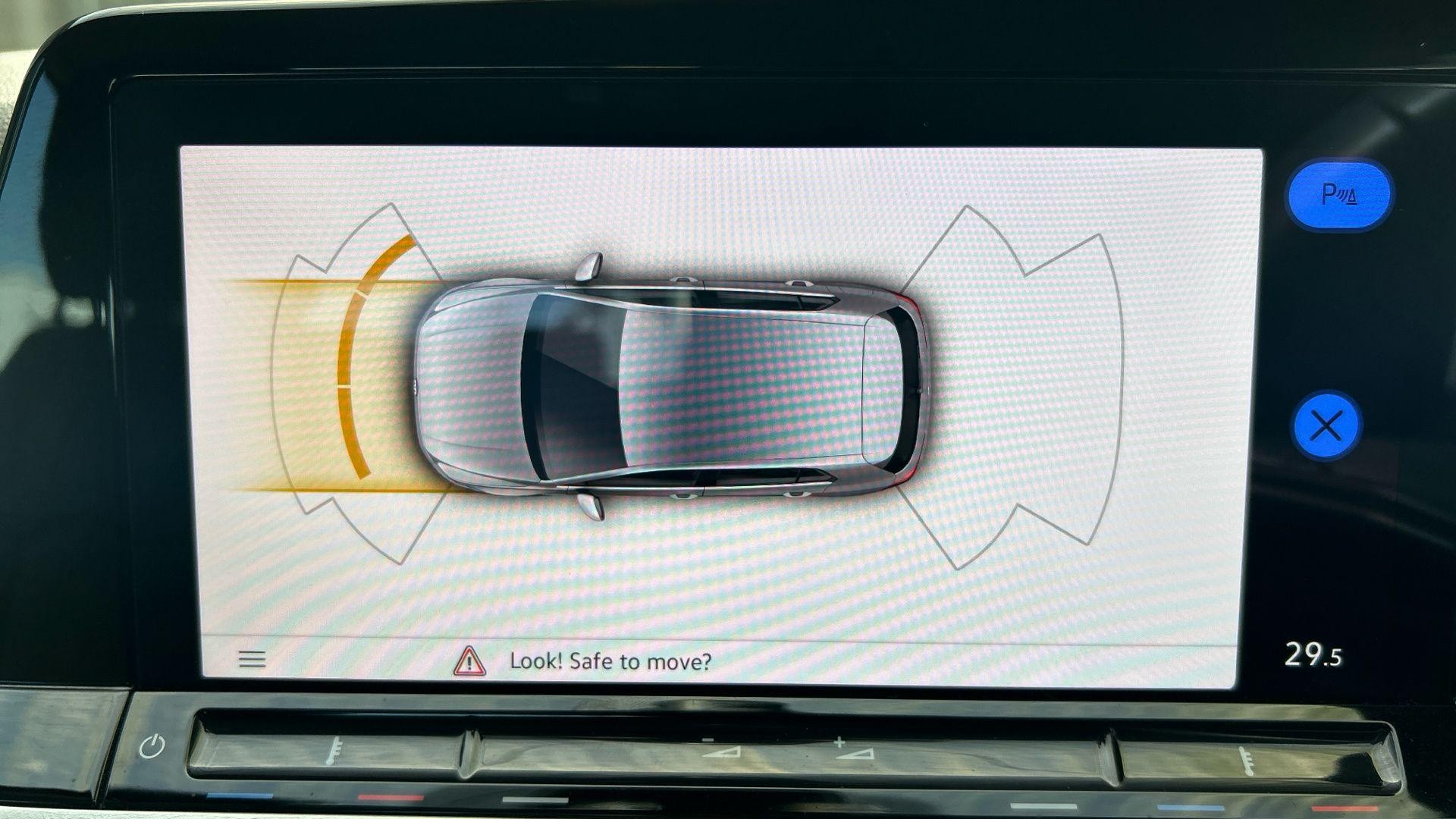 Volkswagen Golf Image 21