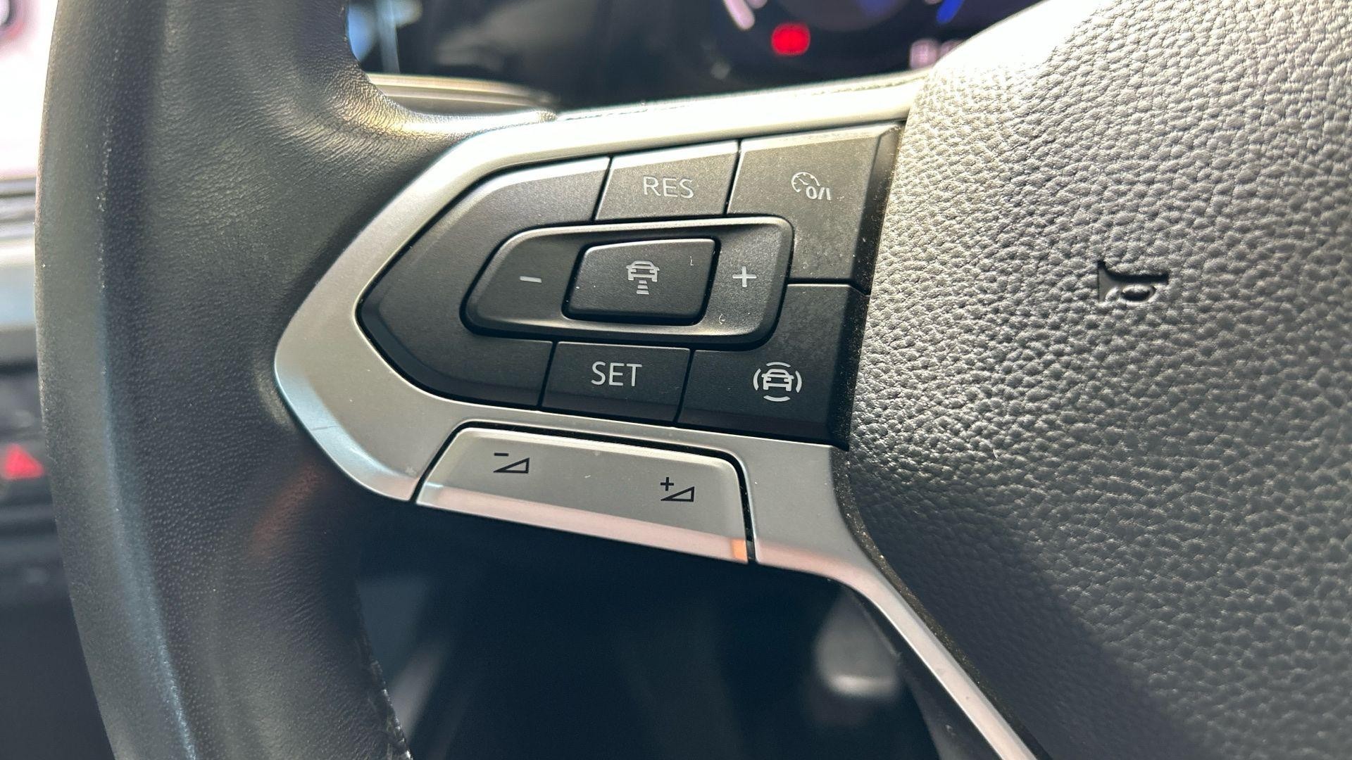 Volkswagen Golf Image 38