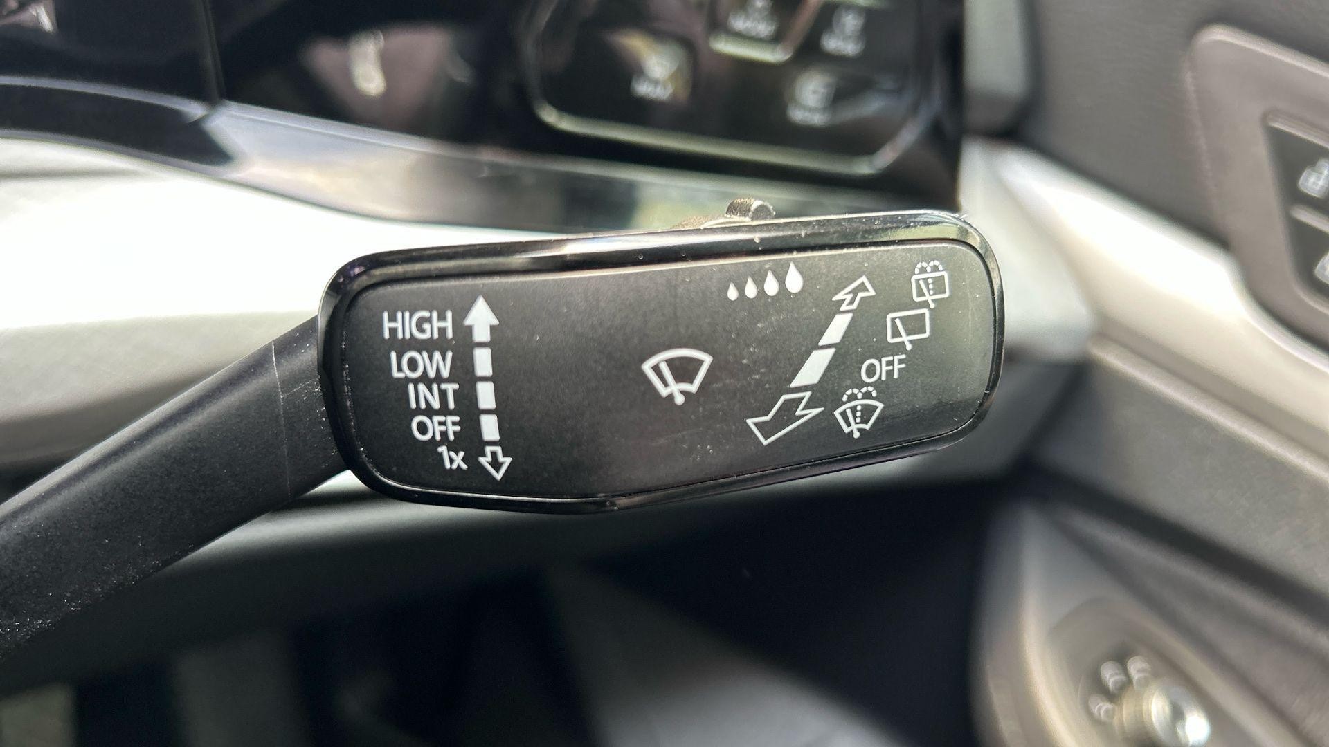 Volkswagen Golf Image 40