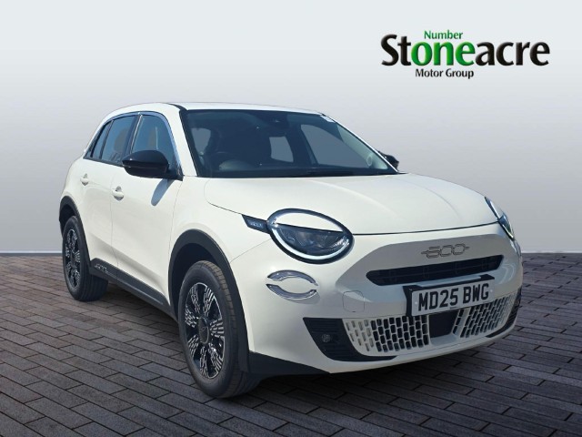 Fiat 600 1.2 MHEV e-DCT Euro 6 (s/s) 5dr MD25BWG Image 1