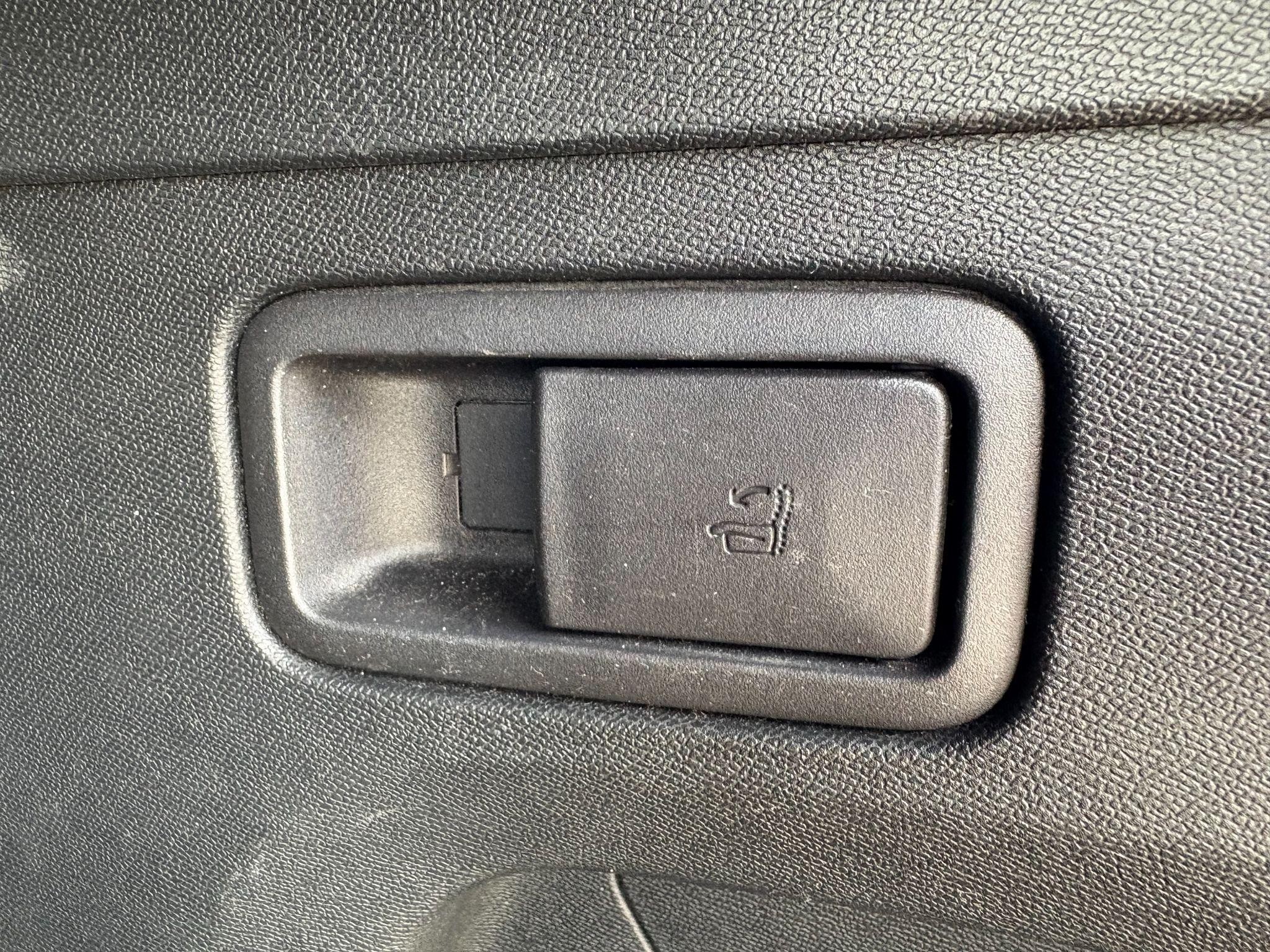 Peugeot 3008 Image 12