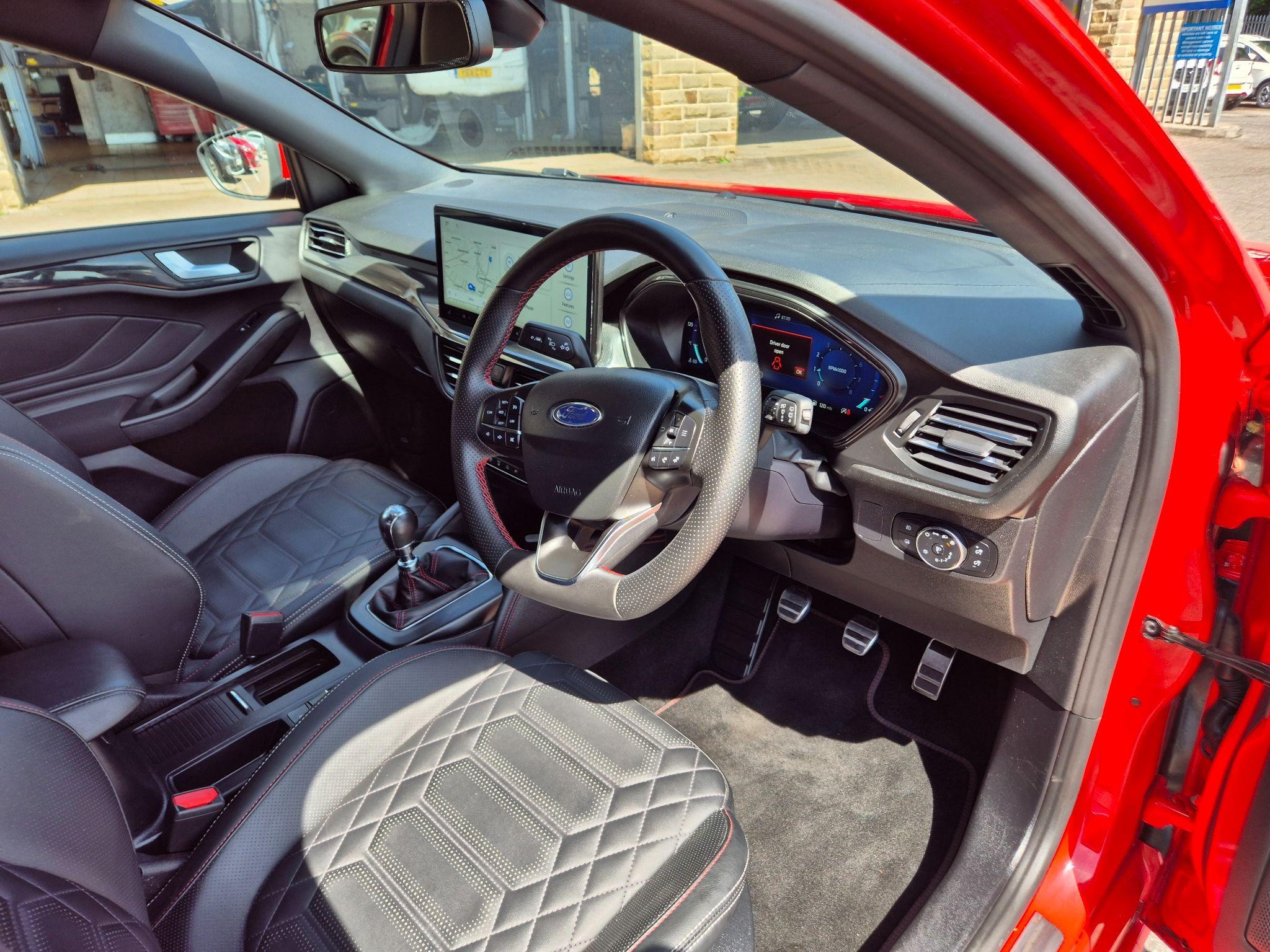 Ford Focus Image 11