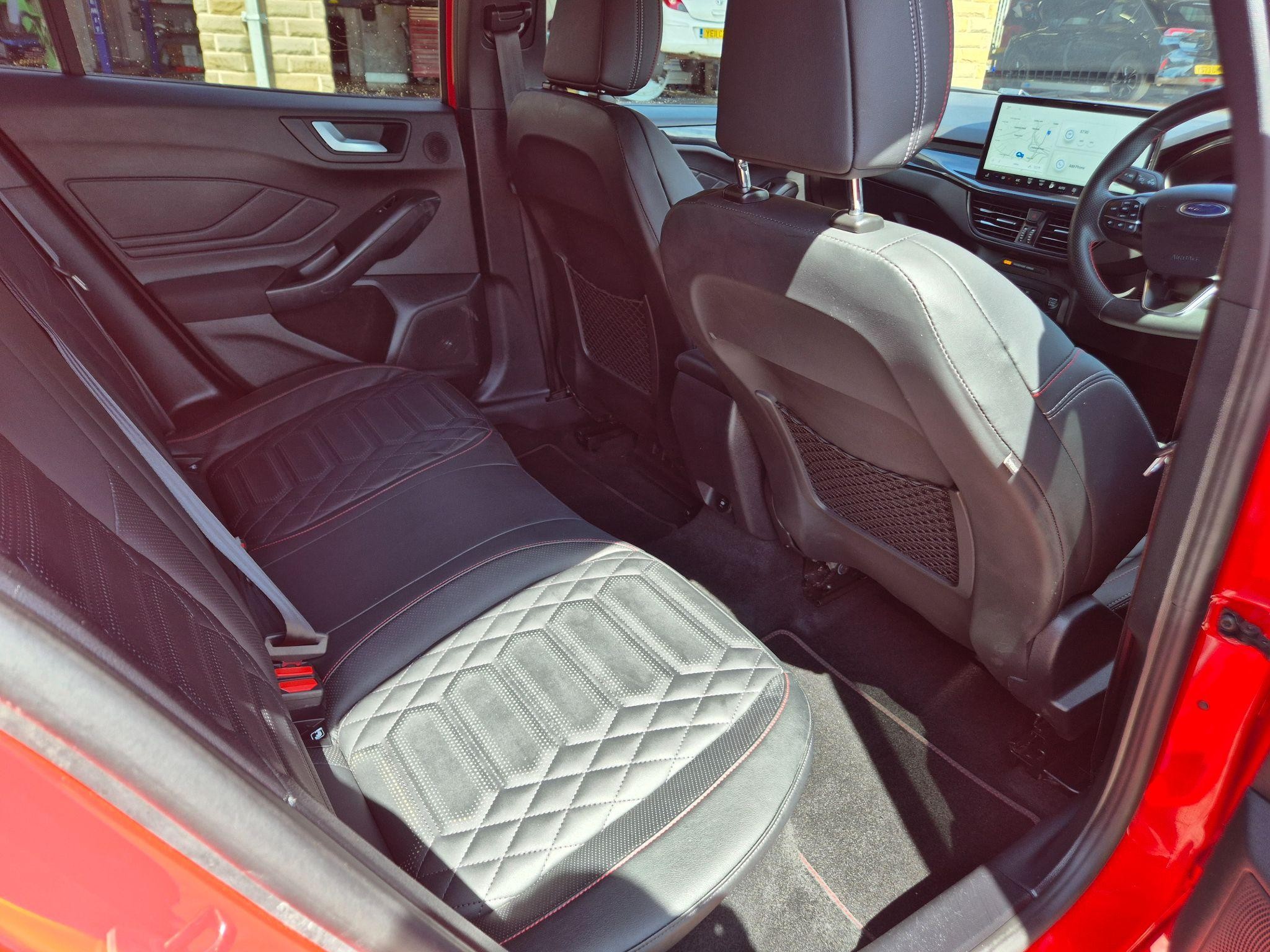 Ford Focus Image 13