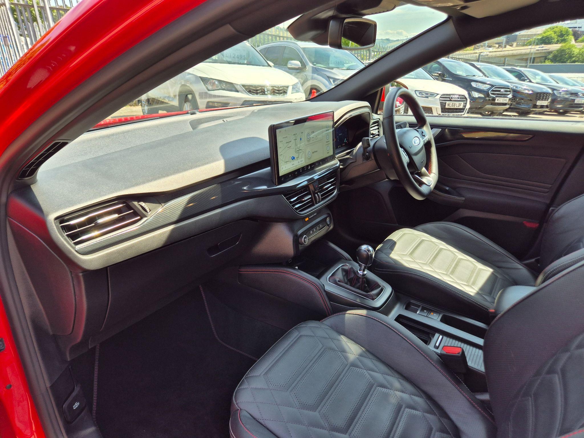 Ford Focus Image 25