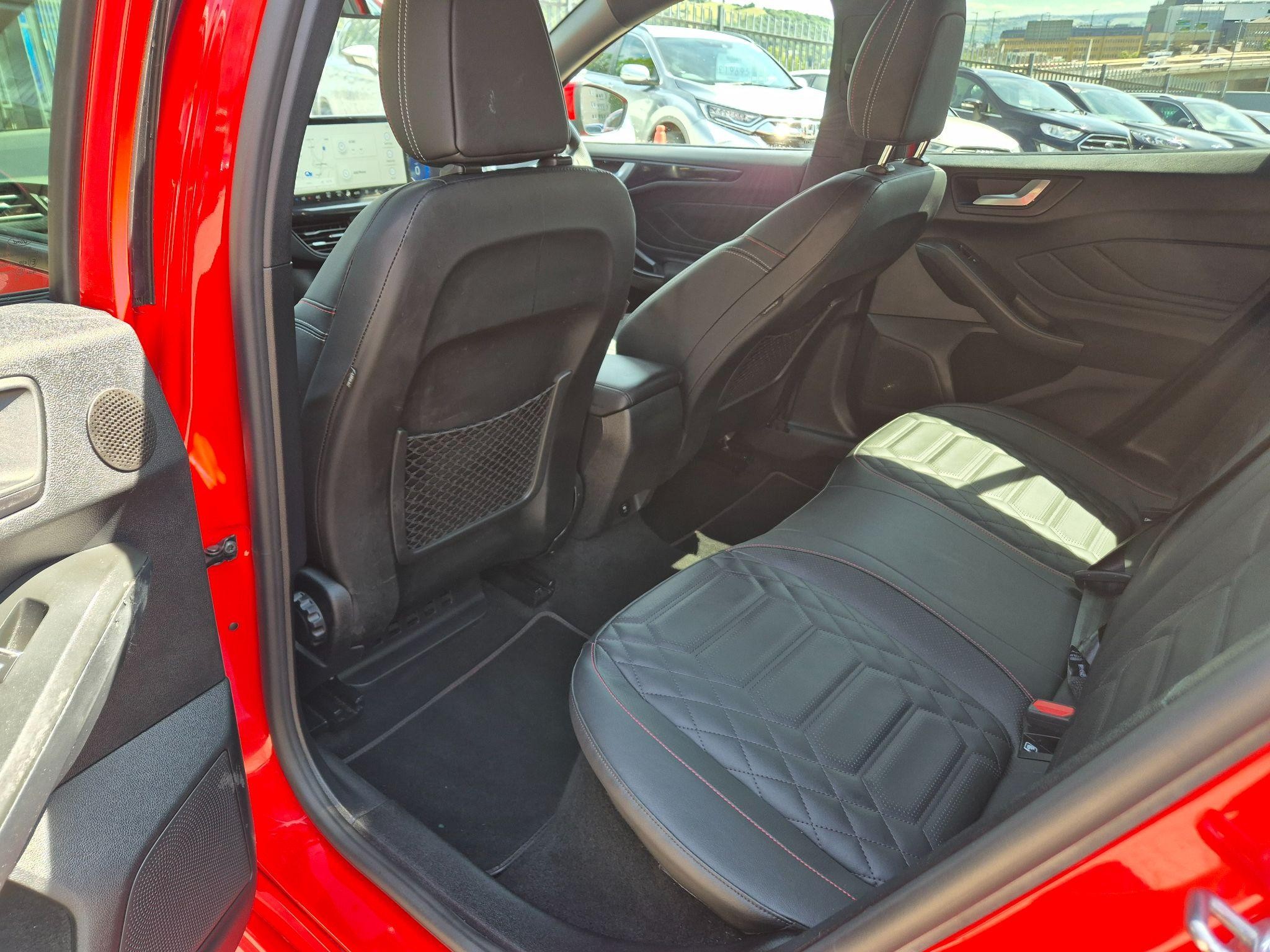 Ford Focus Image 29