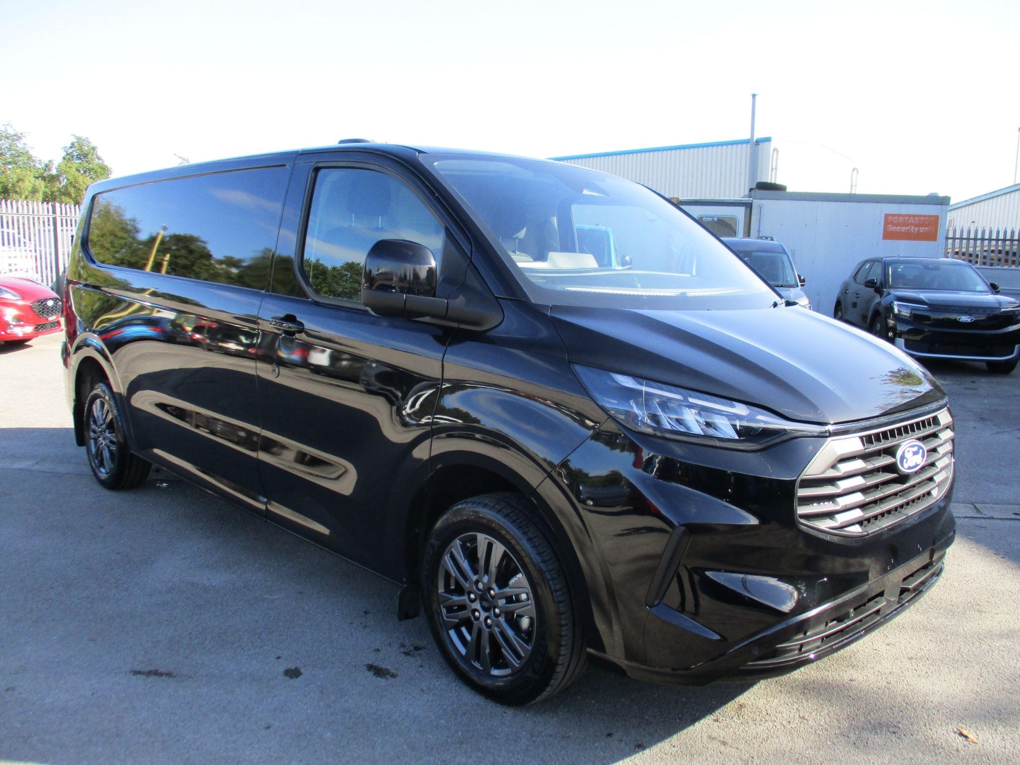 Ford Transit Custom Image 1