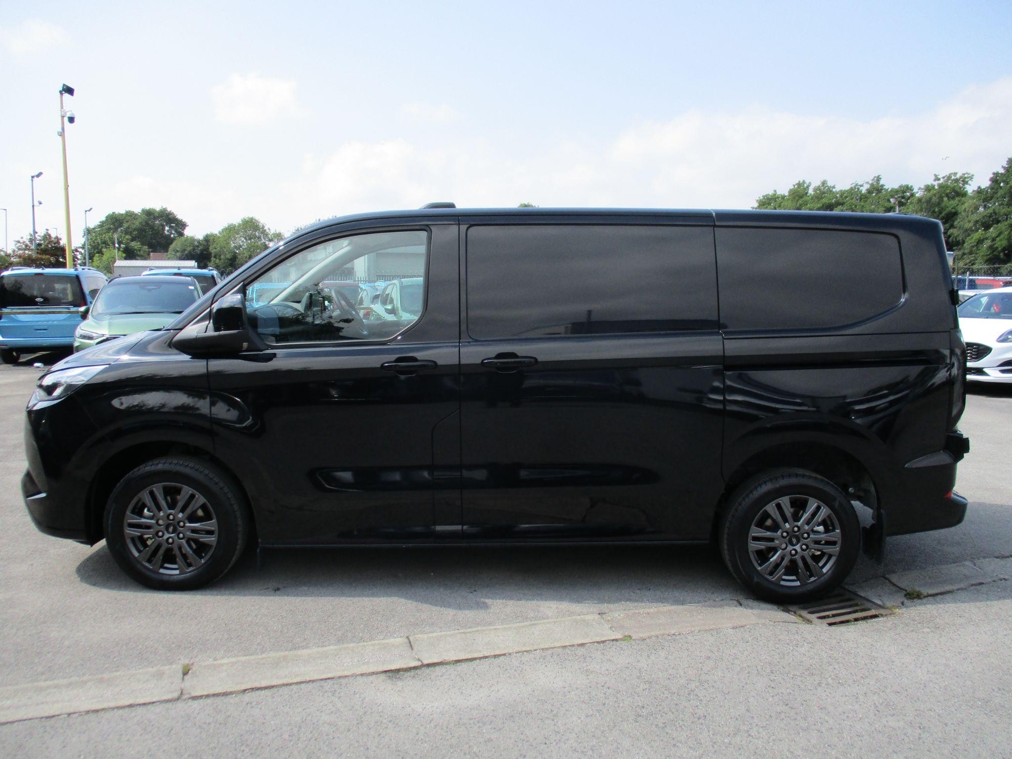 Ford Transit Custom Image 6