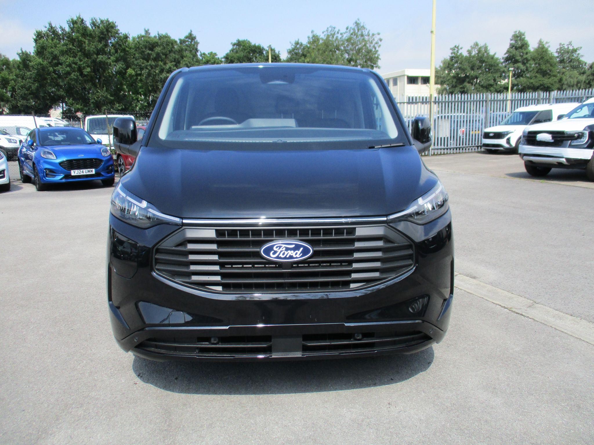 Ford Transit Custom Image 8