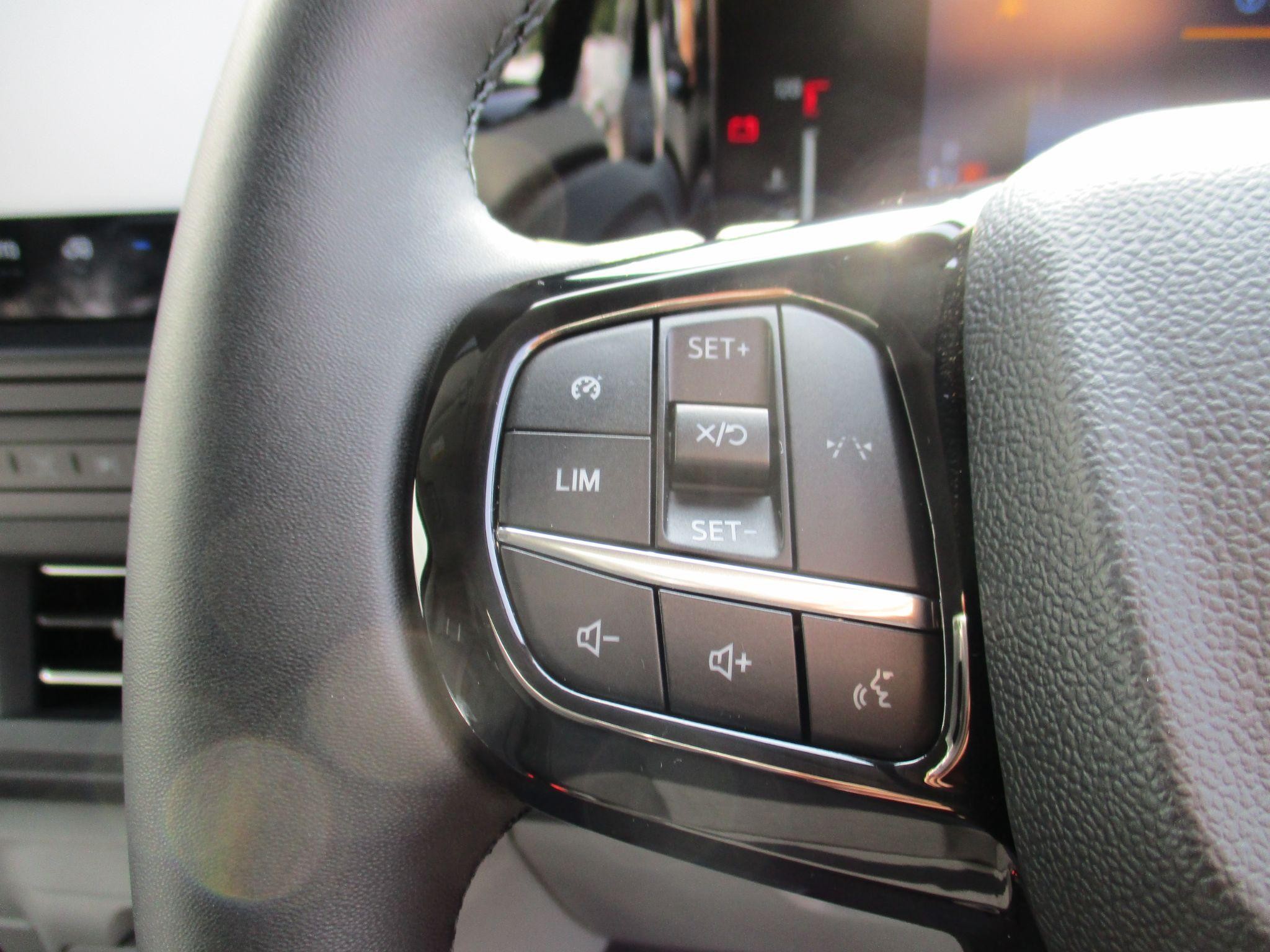 Ford Transit Custom Image 19
