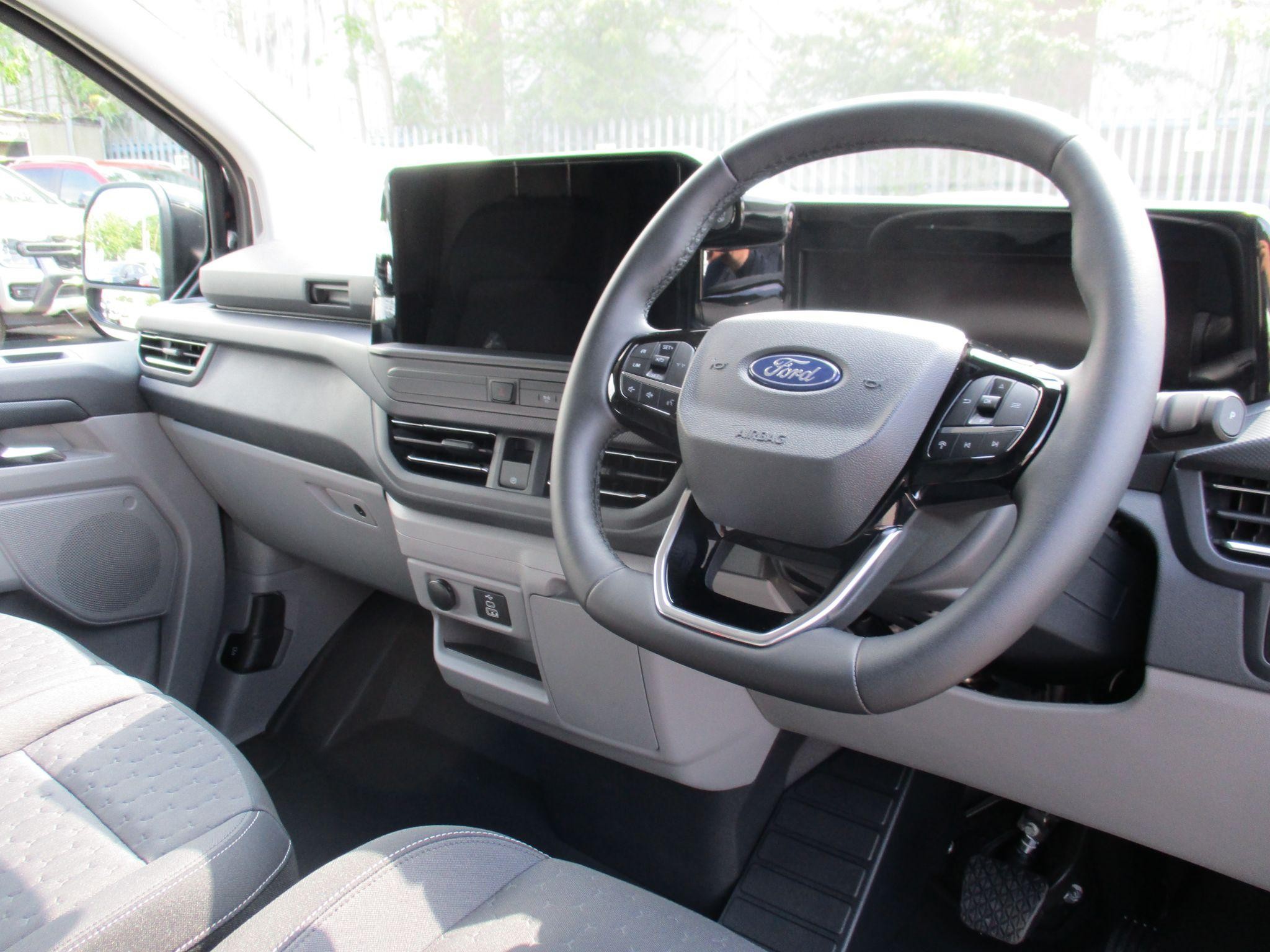 Ford Transit Custom Image 18