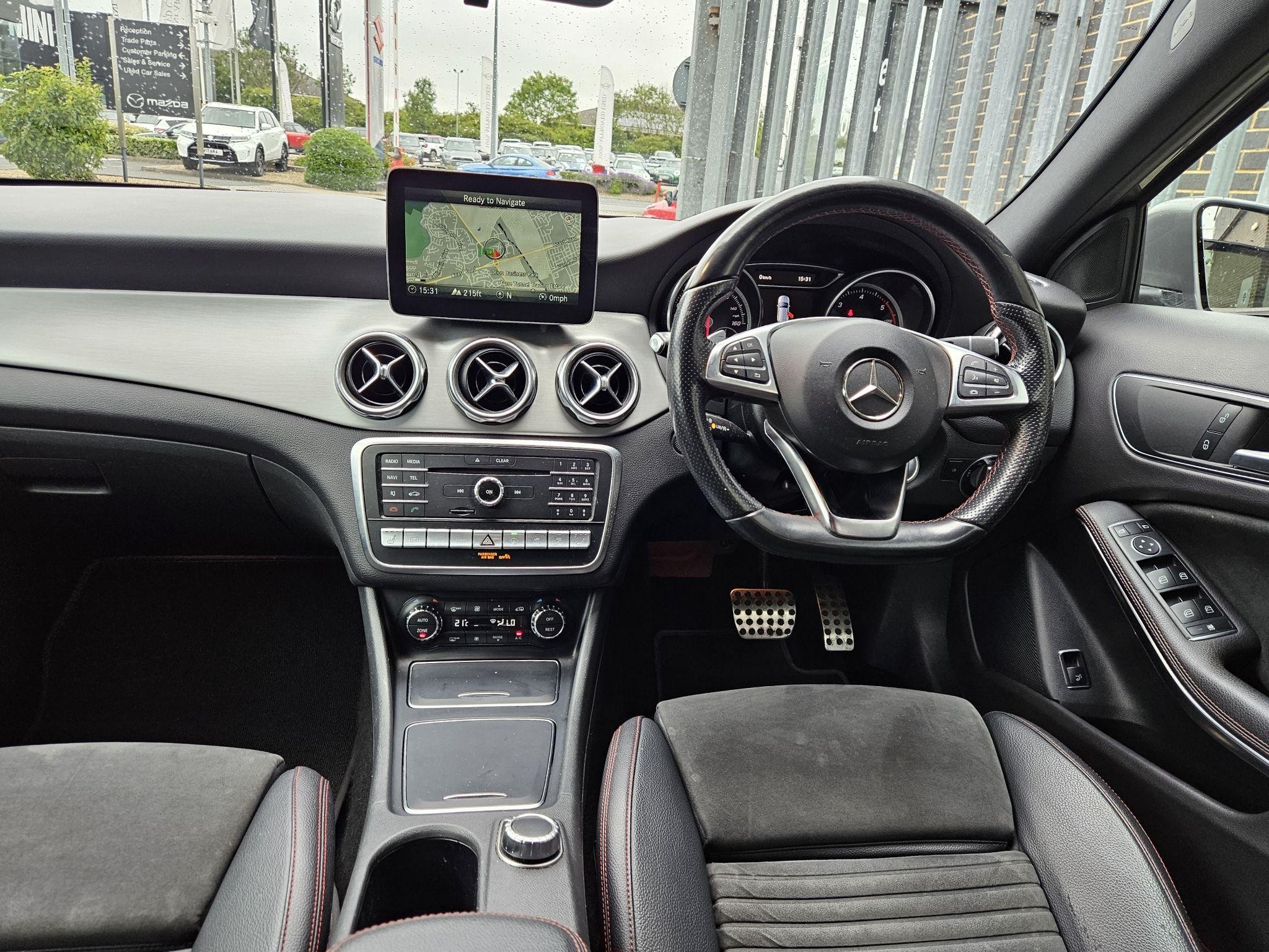 Mercedes-Benz GLA Image 12