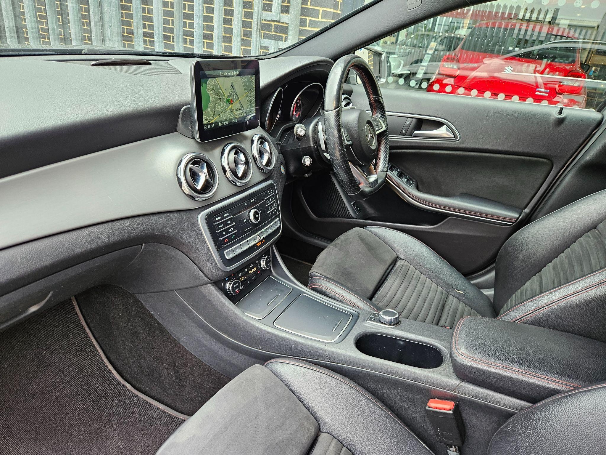 Mercedes-Benz GLA Image 13