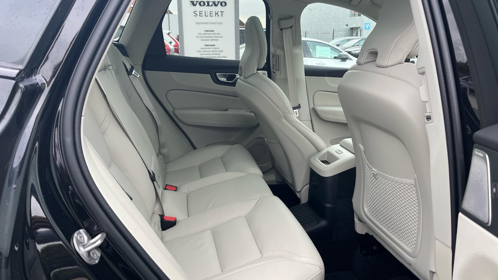 Volvo XC60 Image 6