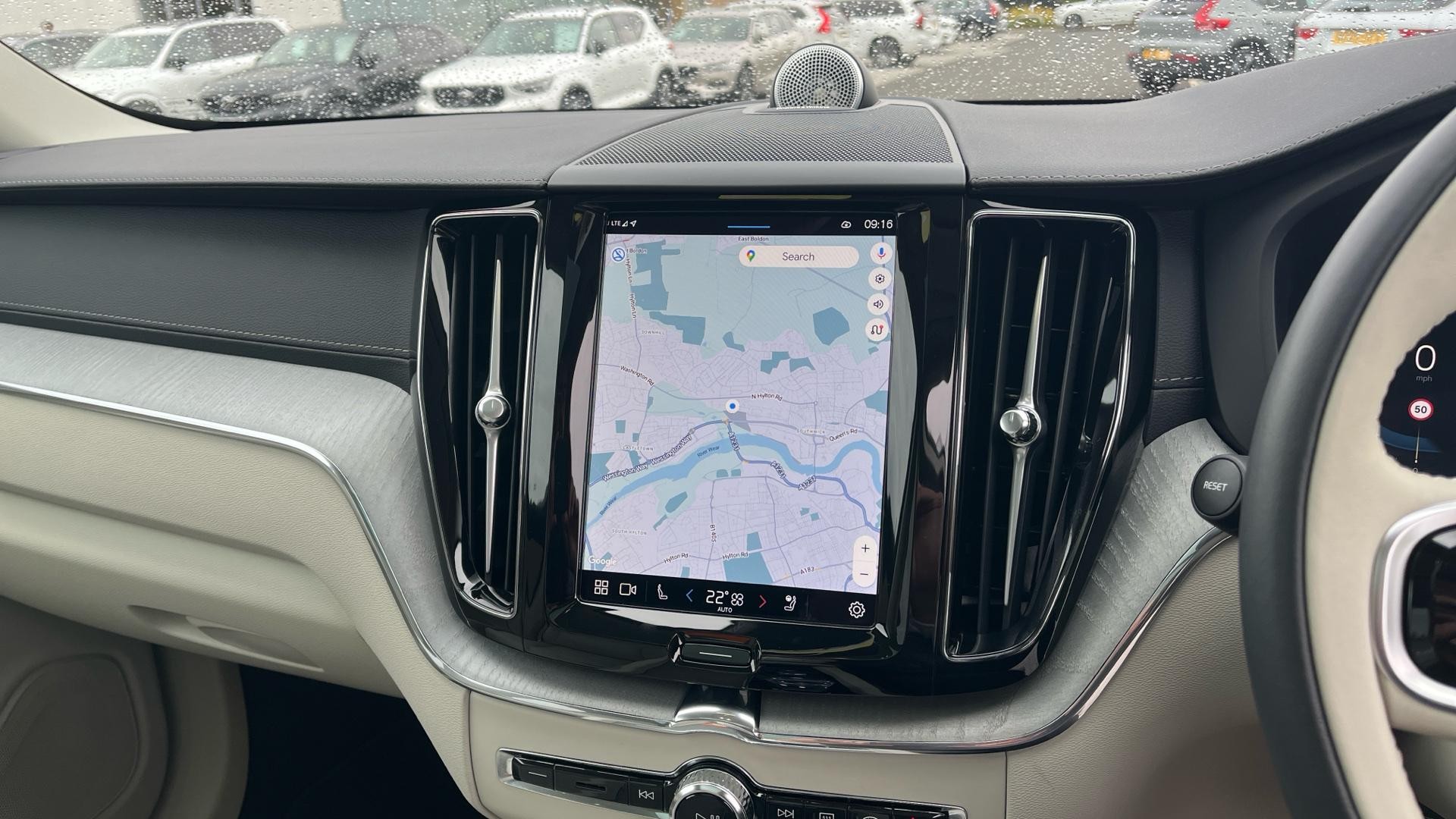 Volvo XC60 Image 12