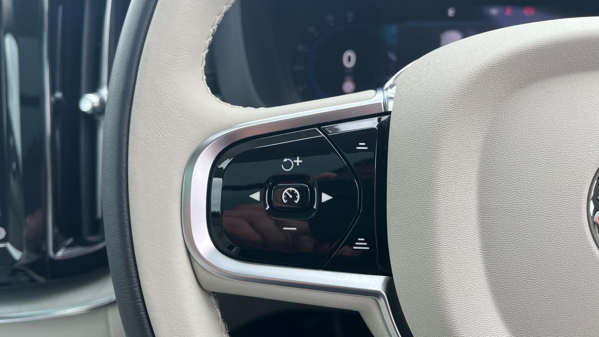 Volvo XC60 Image 21