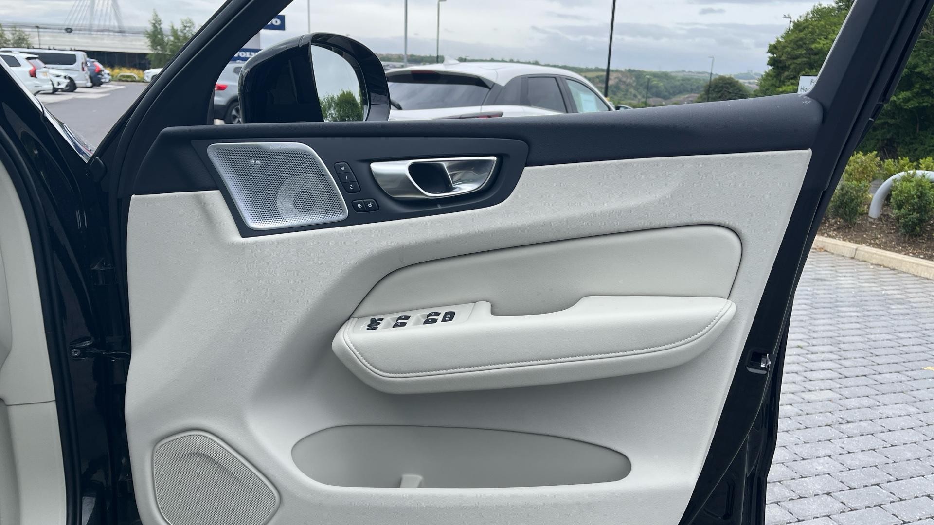 Volvo XC60 Image 29