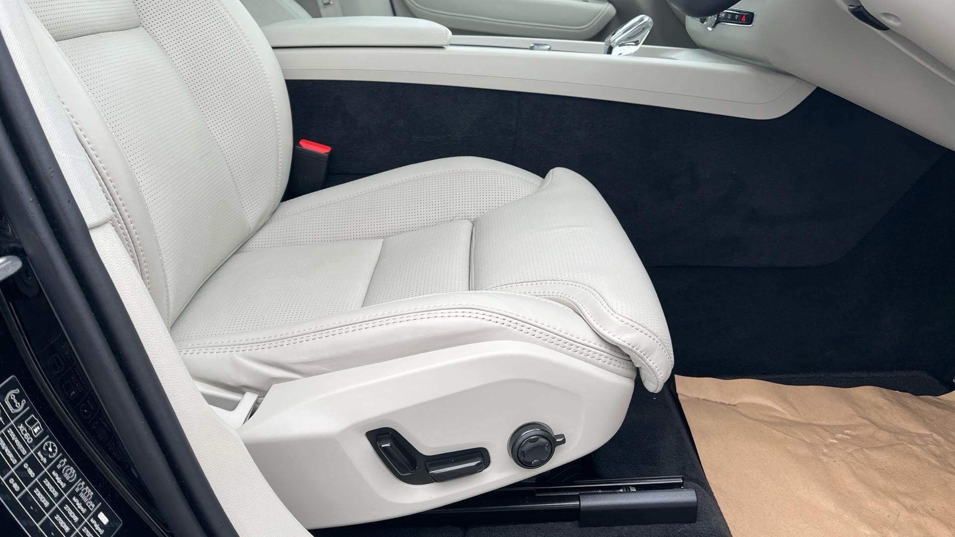 Volvo XC60 Image 30