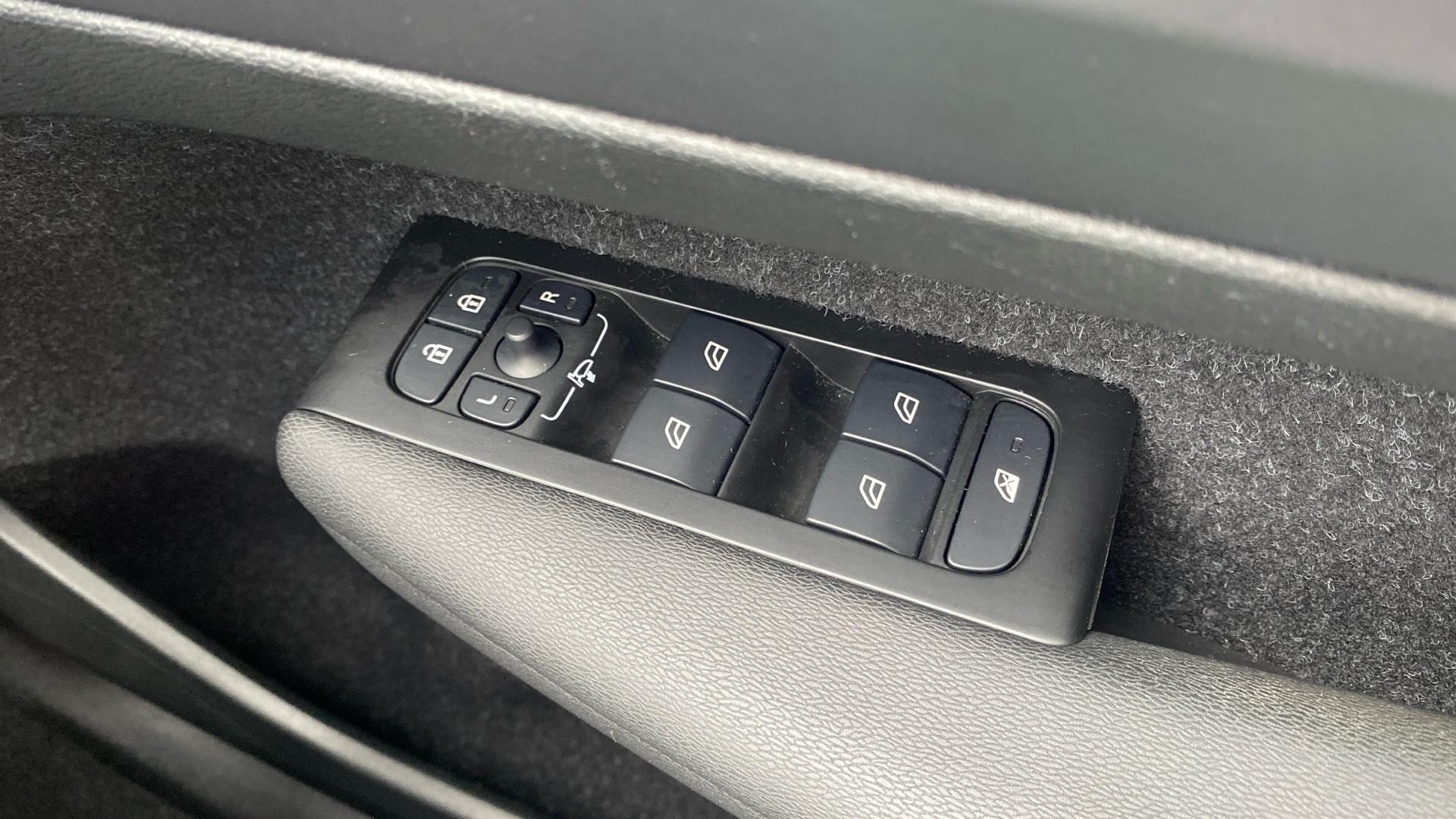Volvo XC40 Image 23