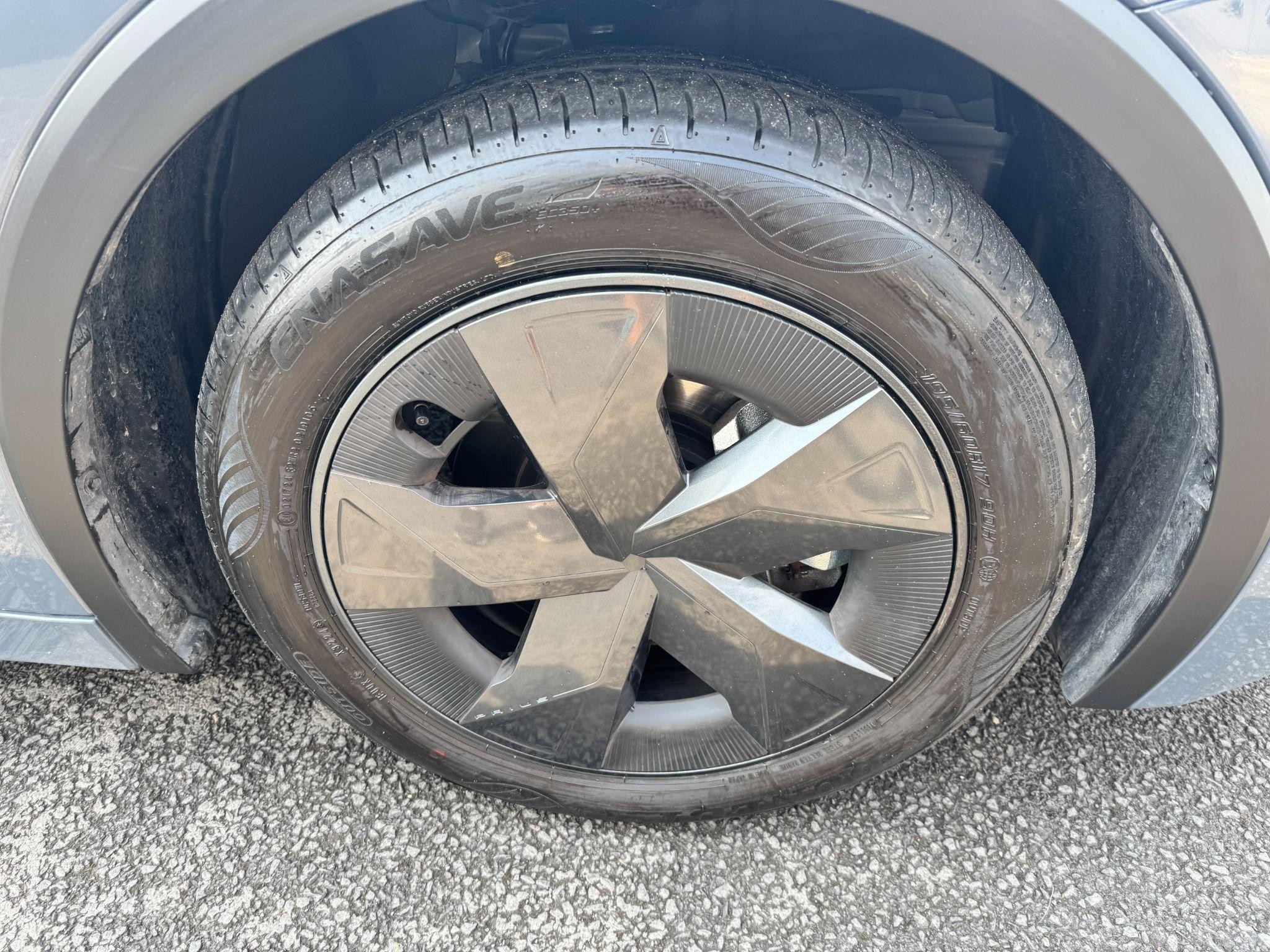 Toyota Prius Image 11