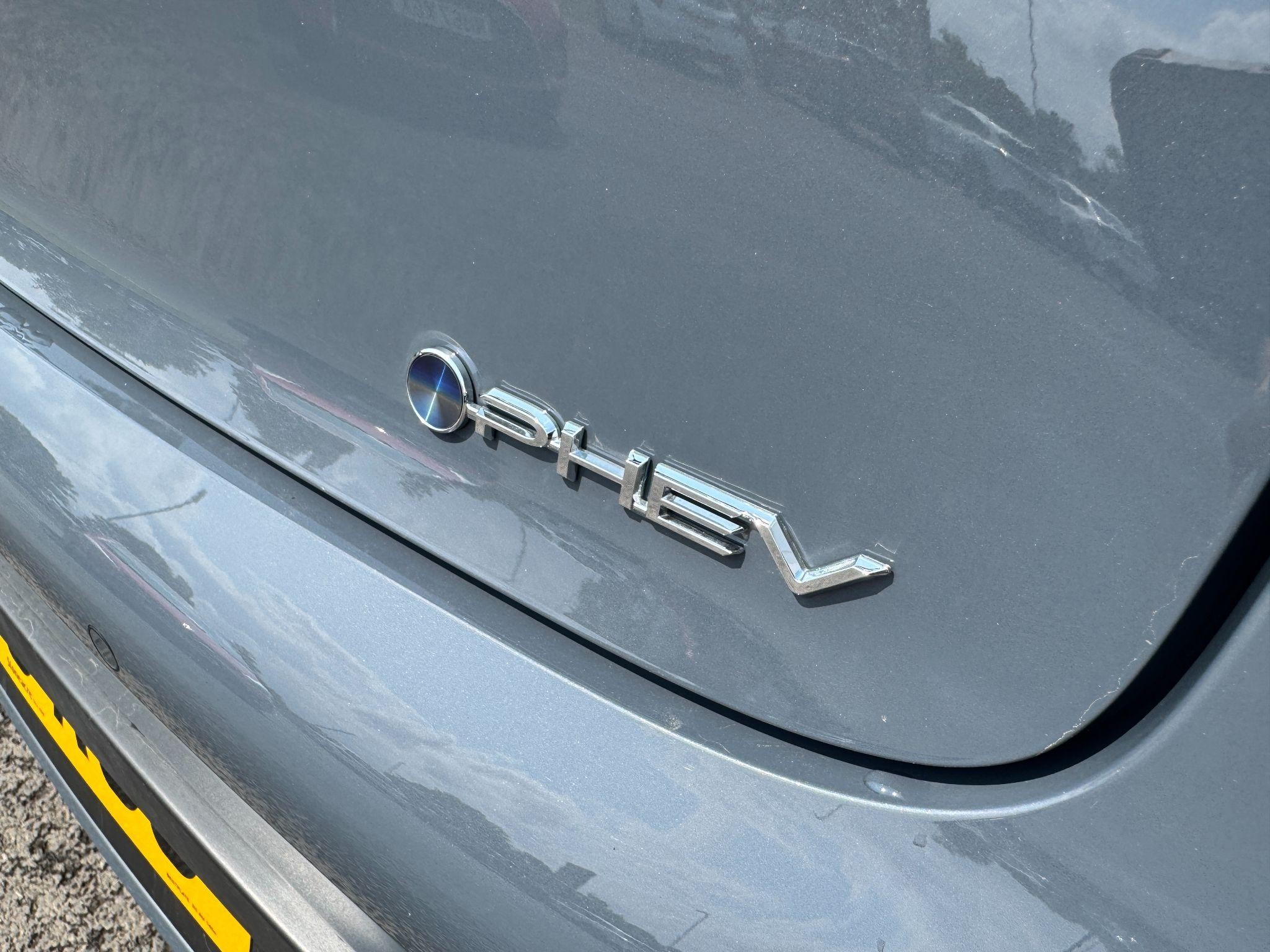 Toyota Prius Image 12