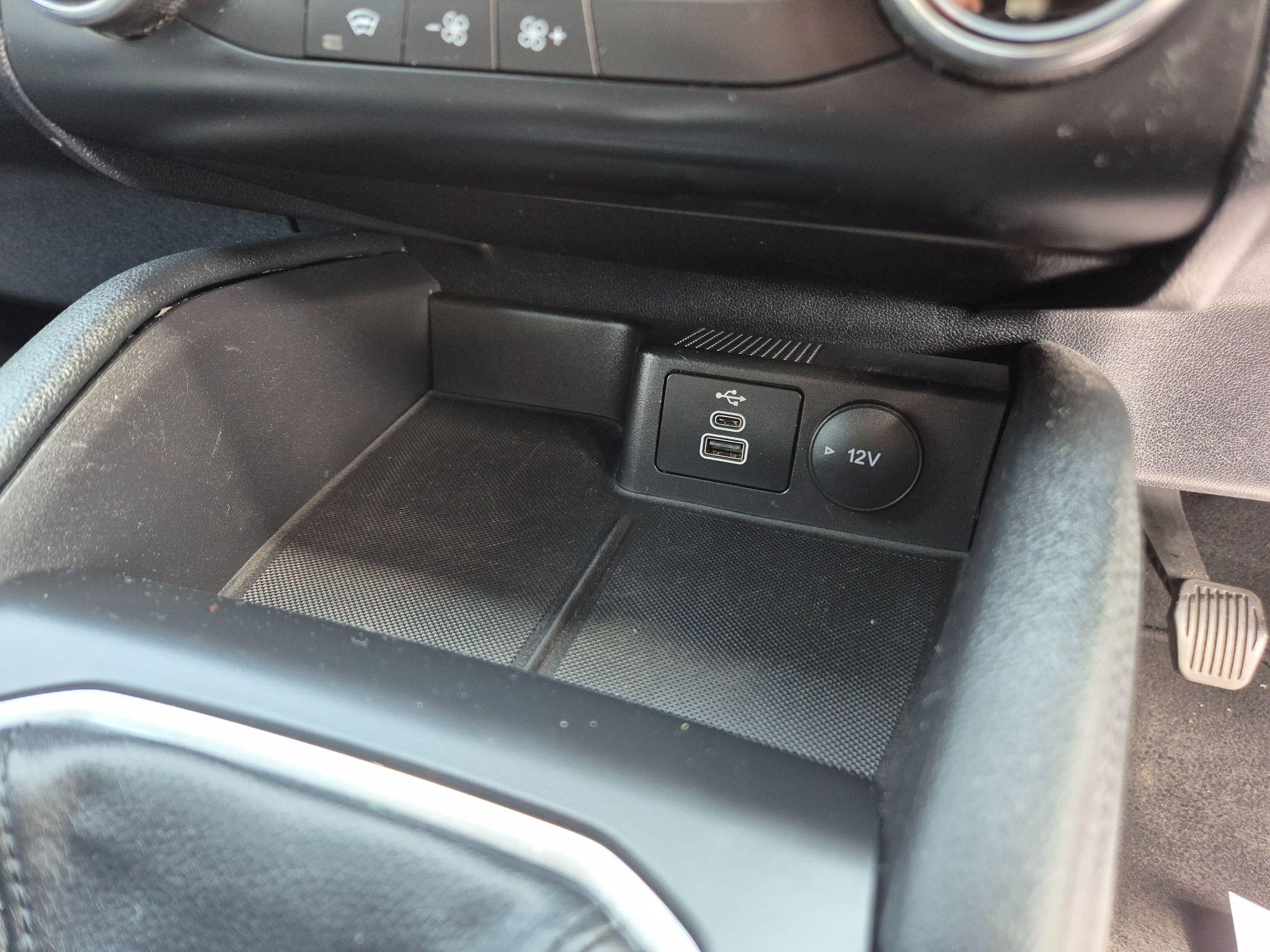 Ford Kuga Image 20