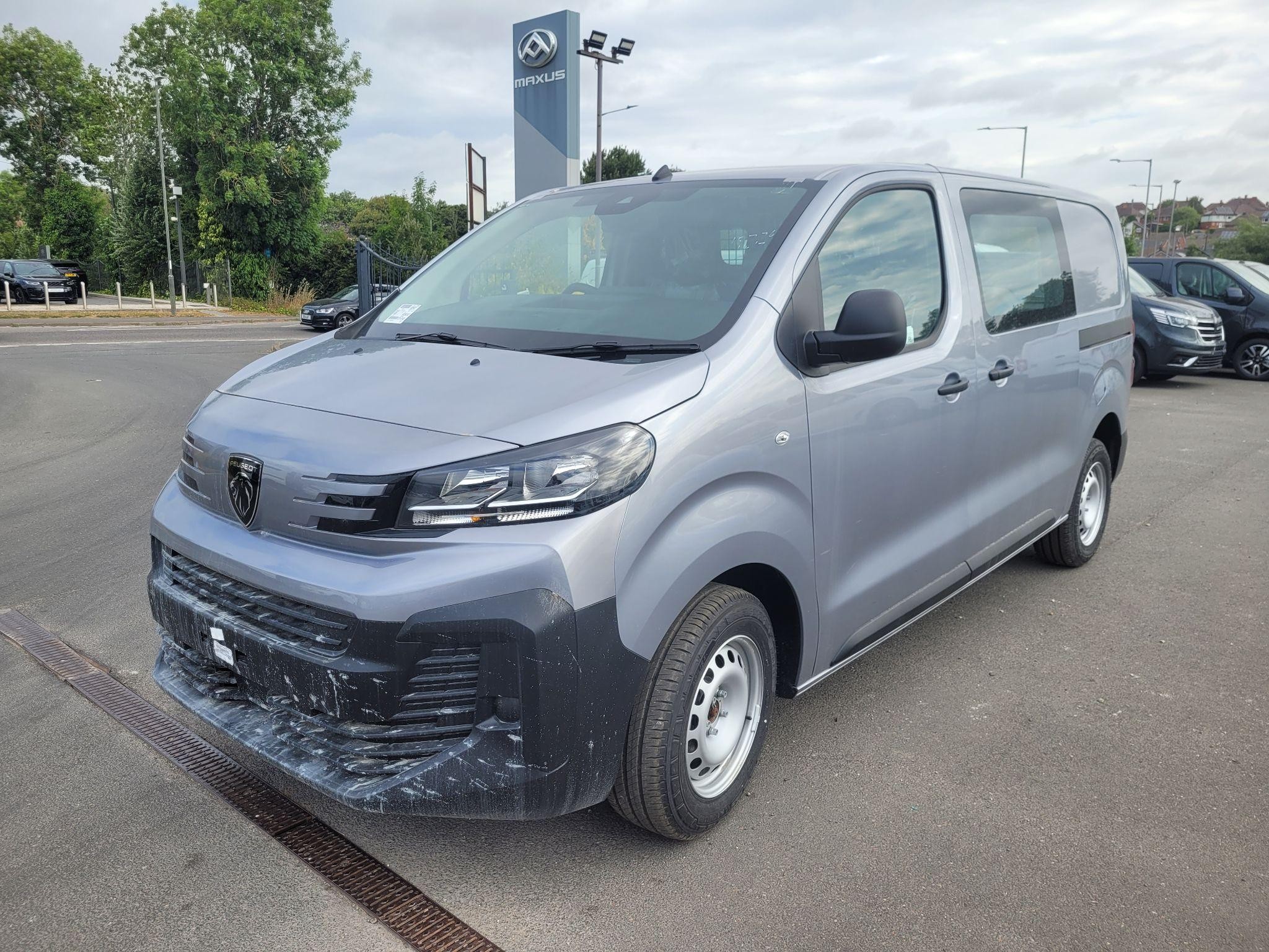 Peugeot Expert Image 1