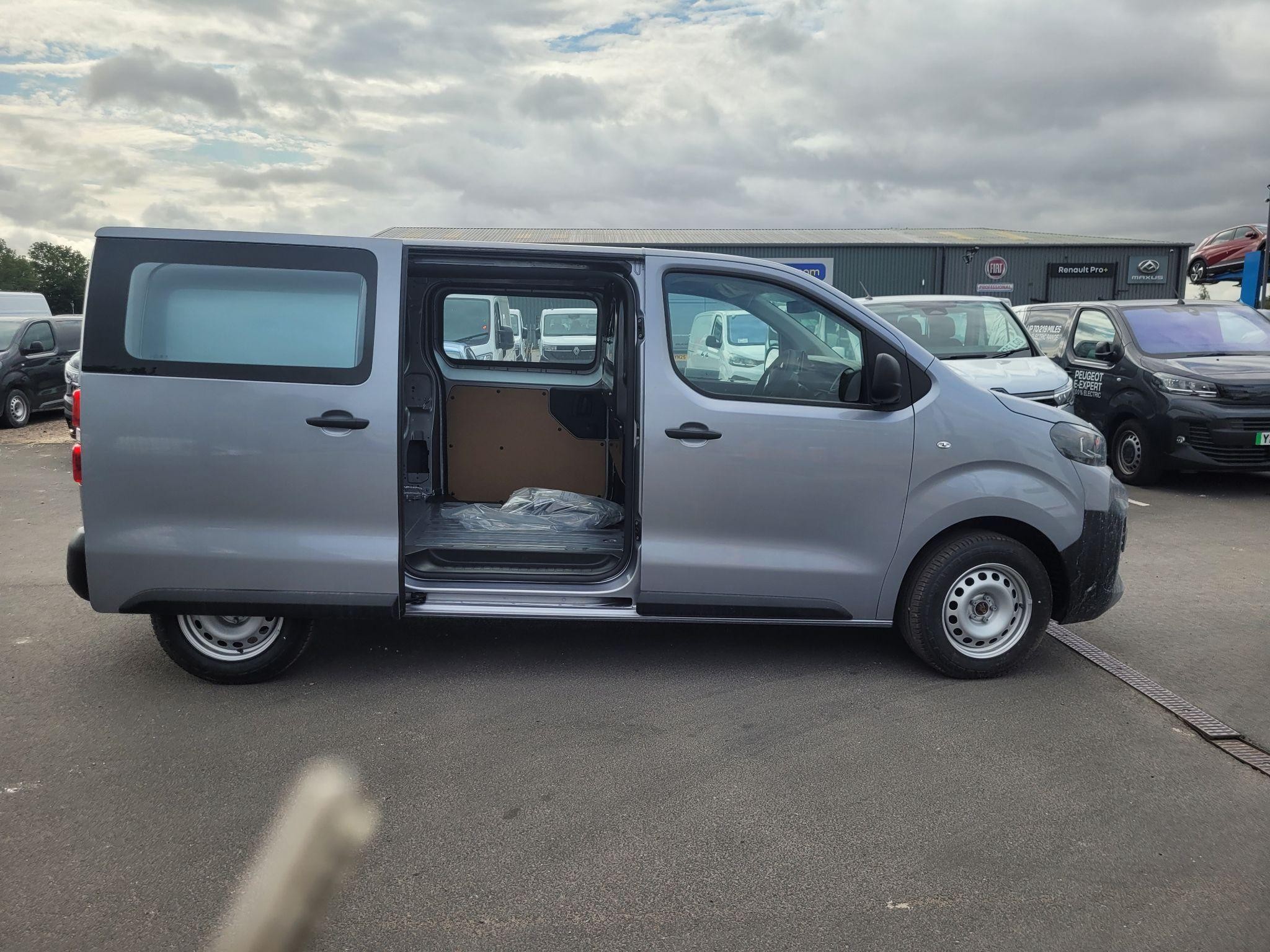 Peugeot Expert Image 2