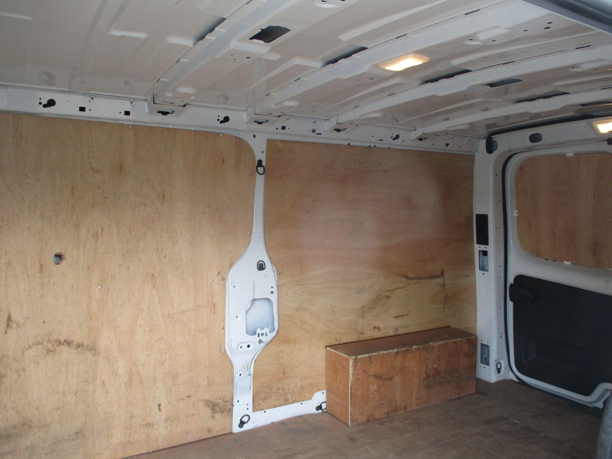 Renault Trafic Image 15