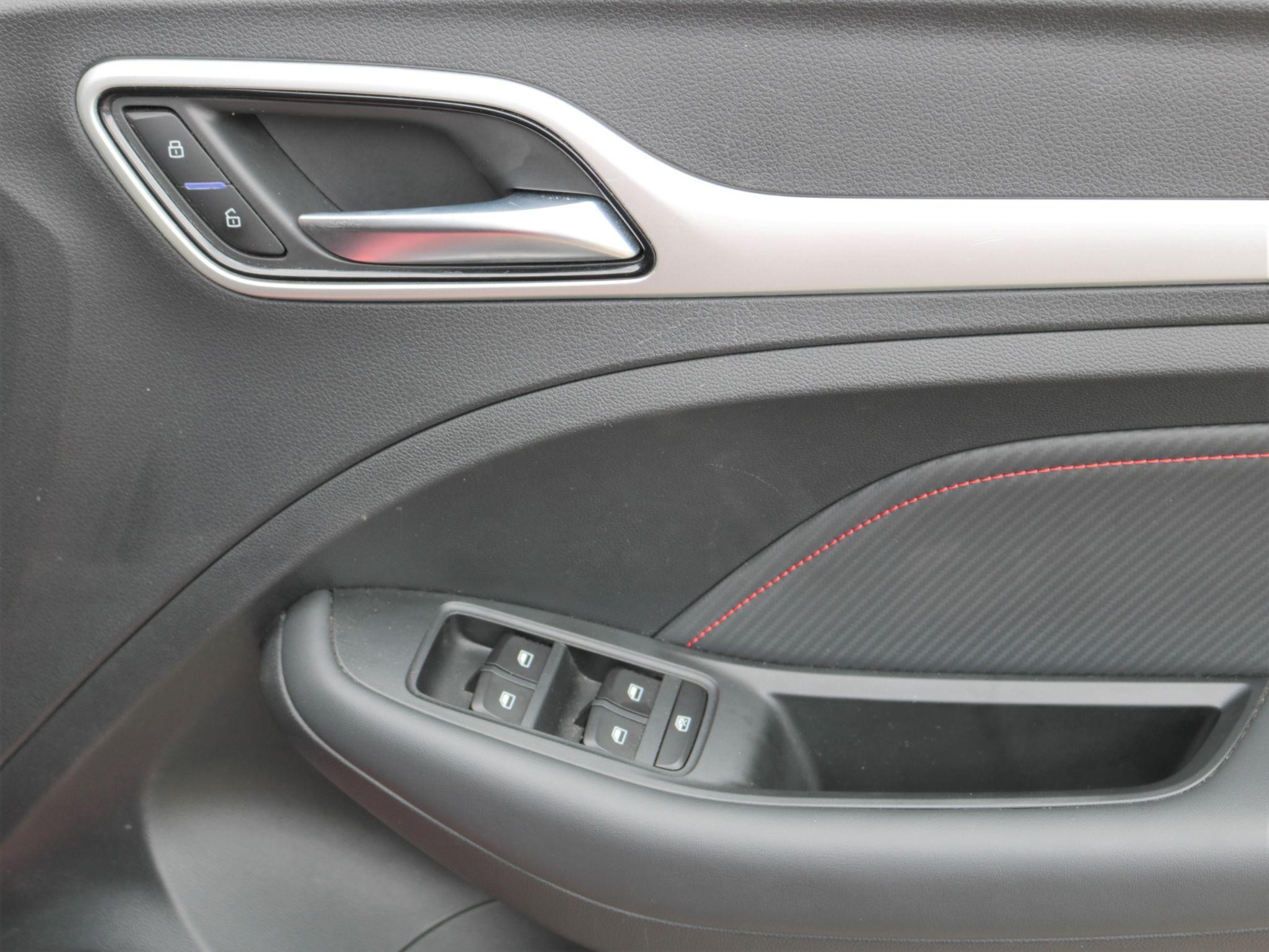 MG ZS Image 23