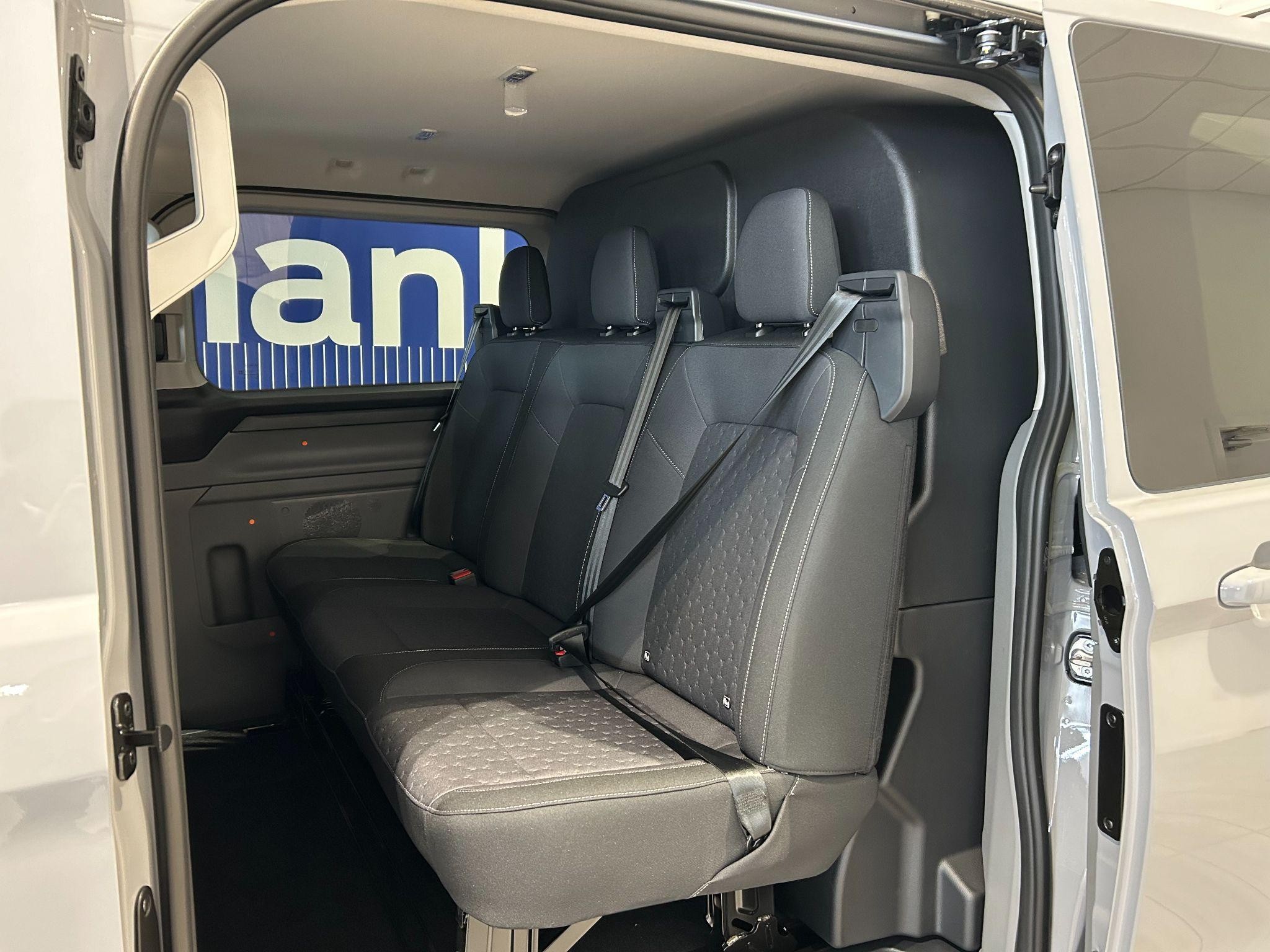 Ford Transit Custom Image 19