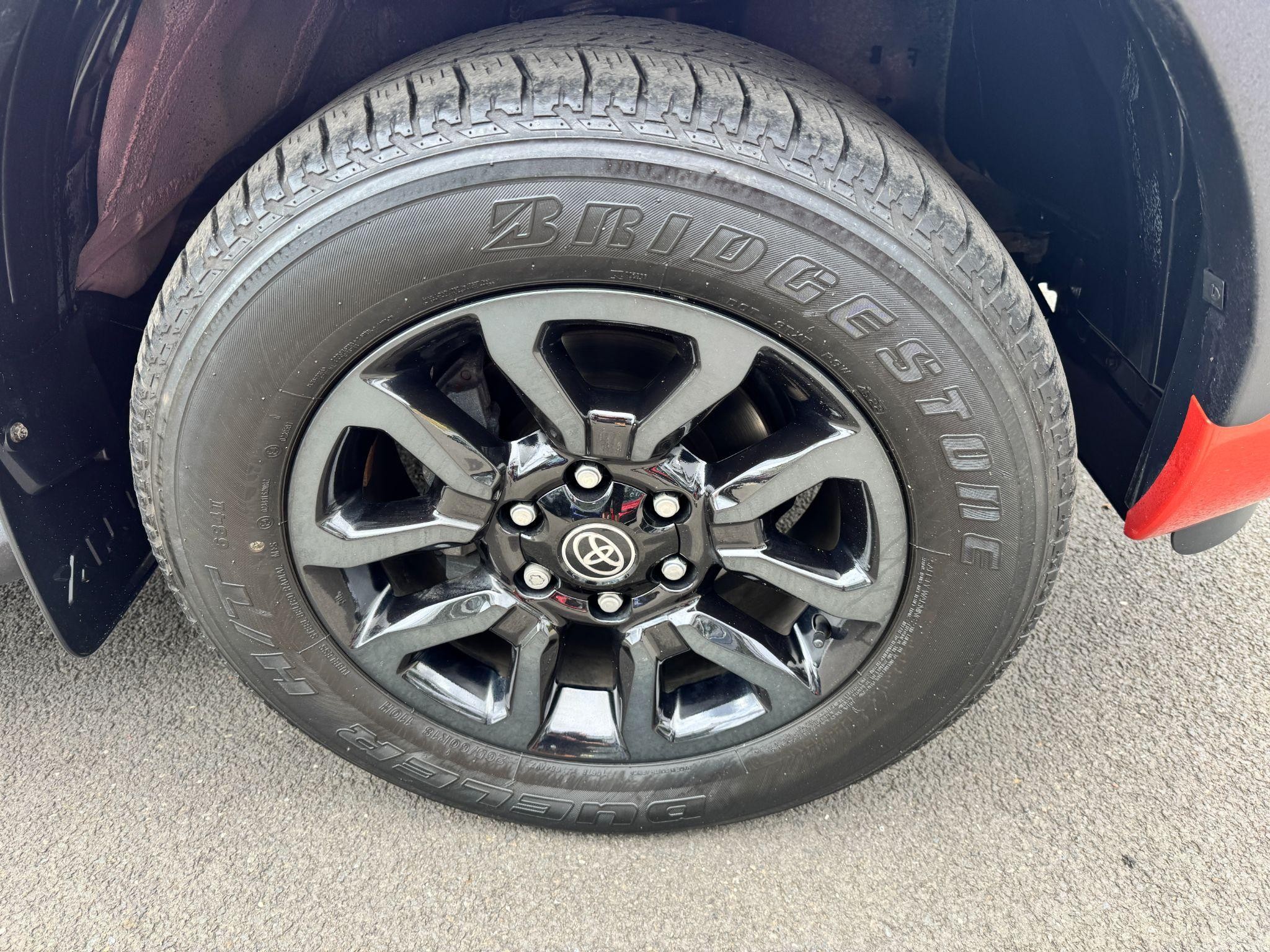 Toyota Hilux Image 11