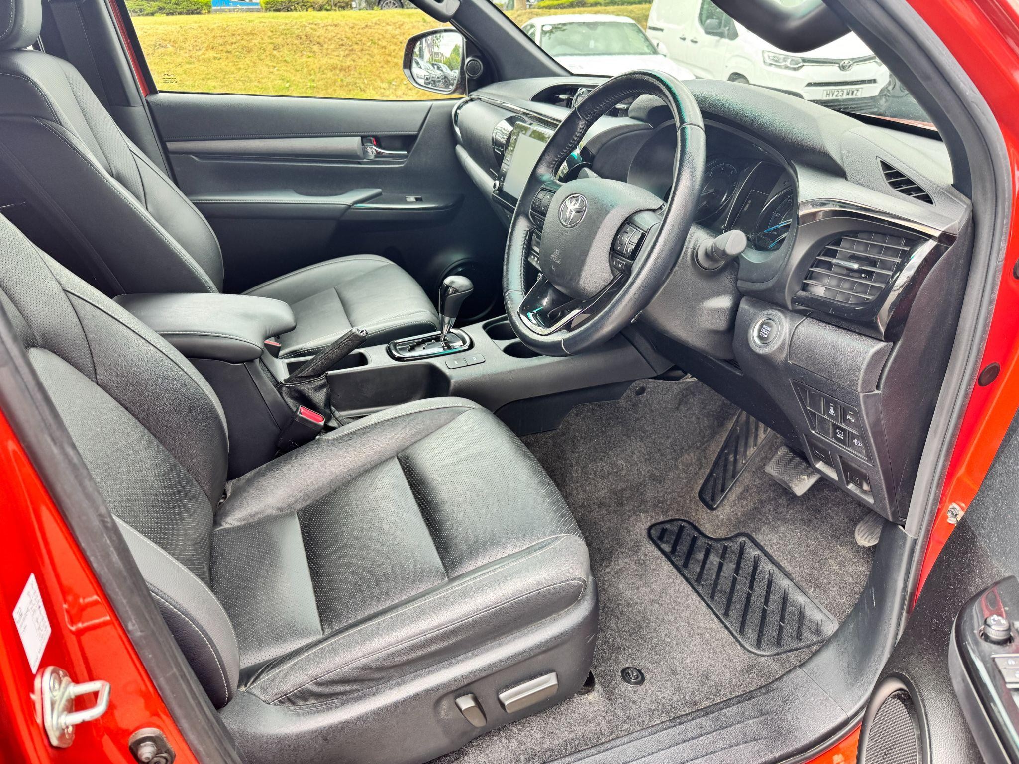 Toyota Hilux Image 13