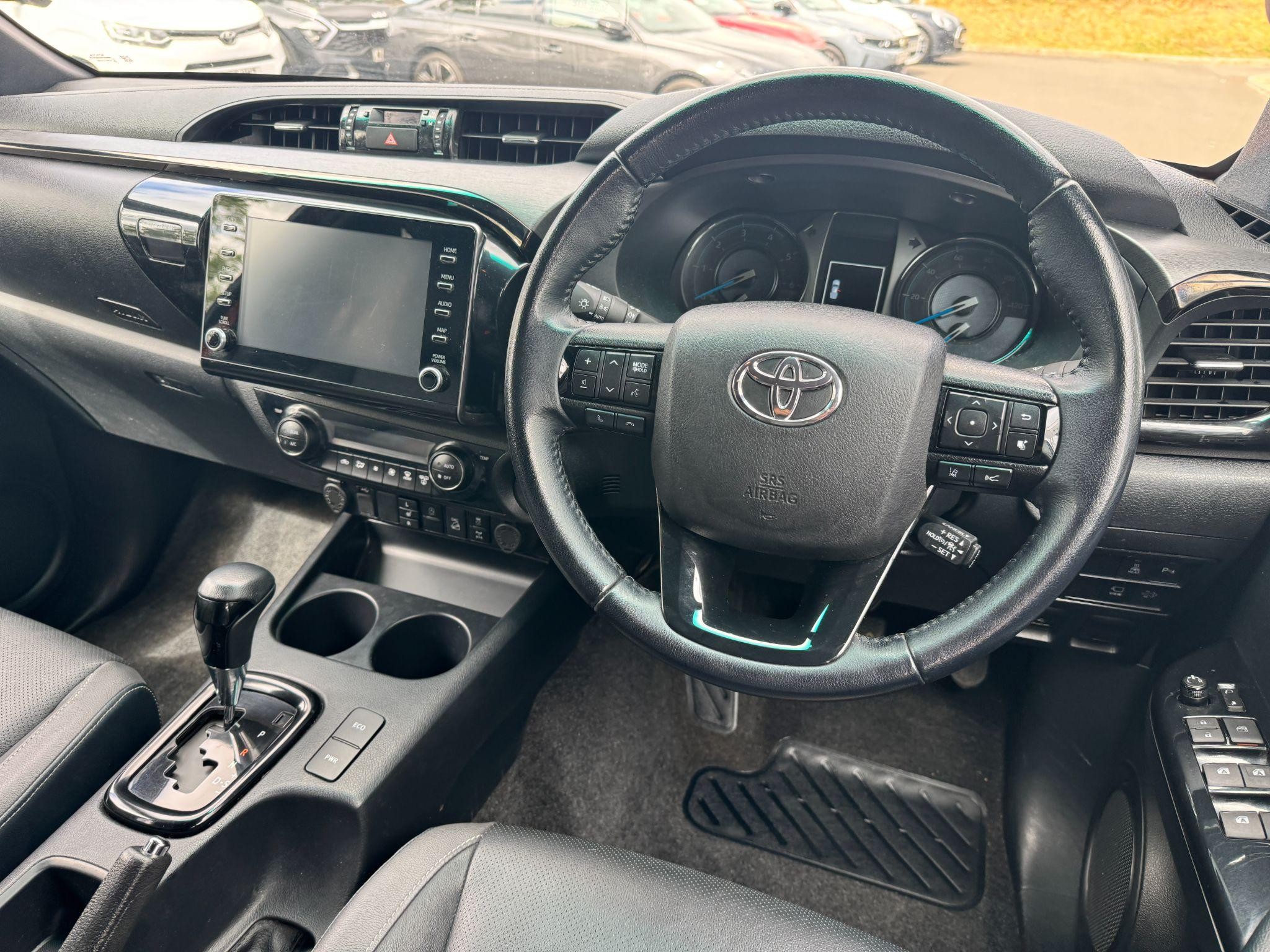 Toyota Hilux Image 18
