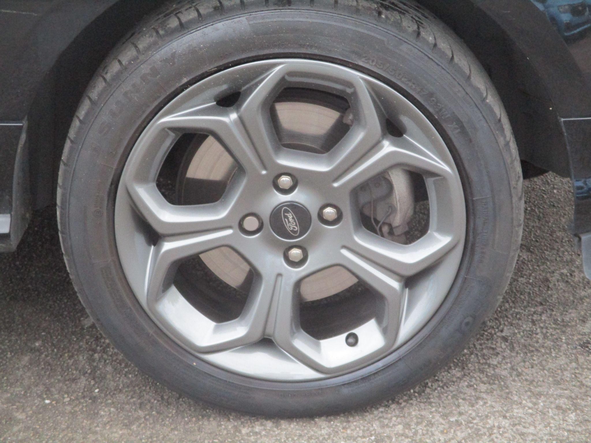 Ford EcoSport Image 9