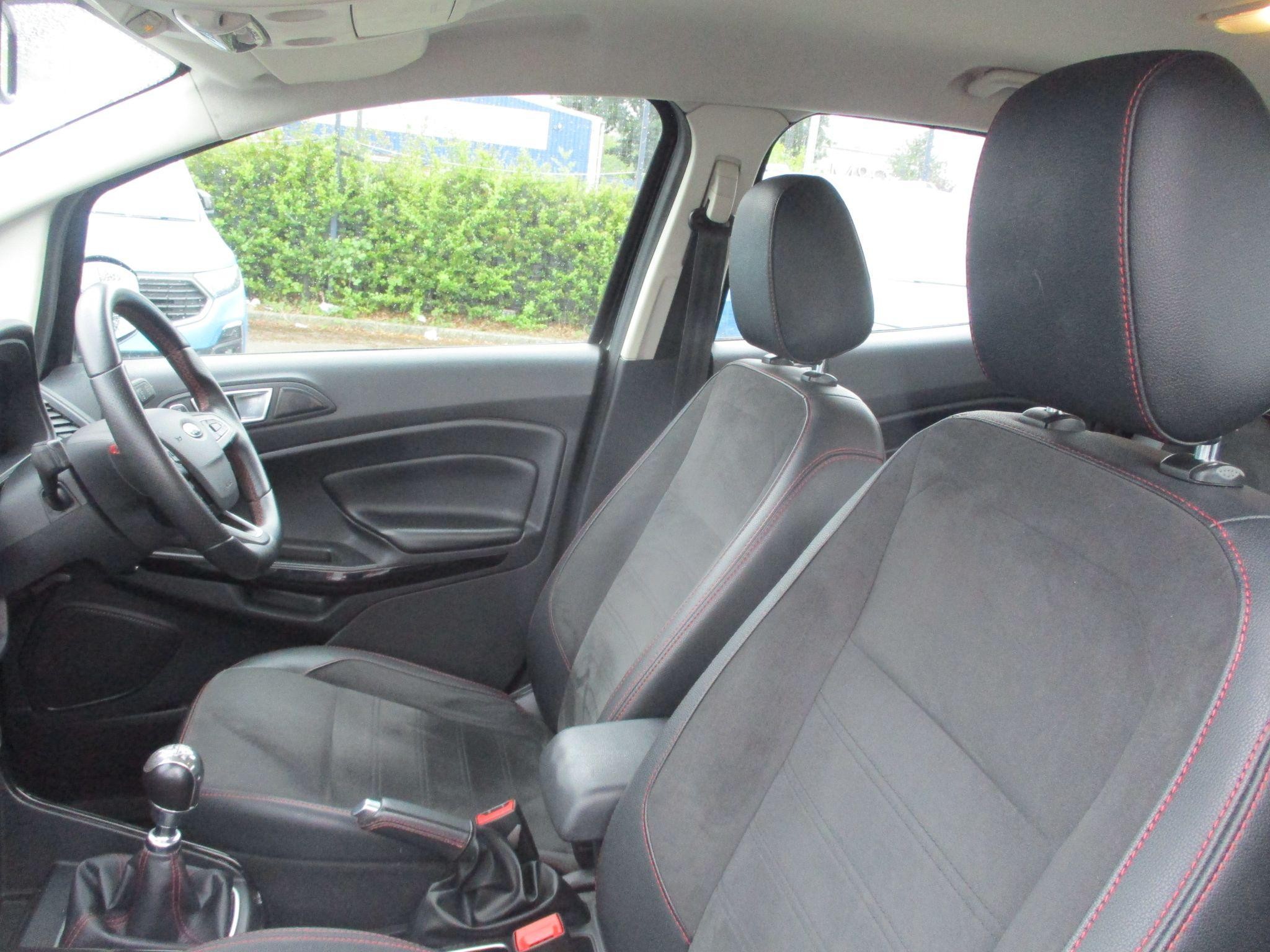 Ford EcoSport Image 19