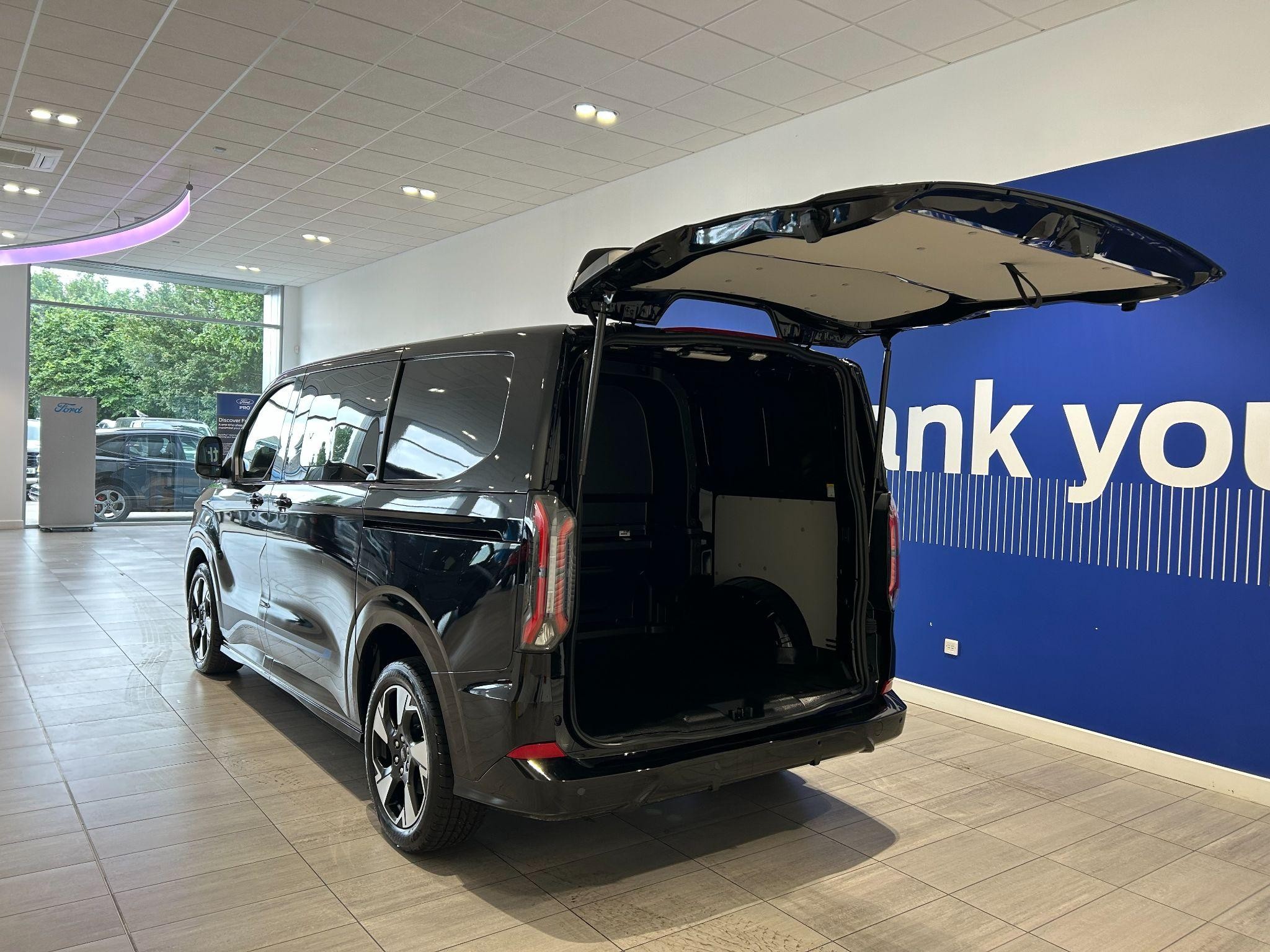 Ford Transit Custom Image 4