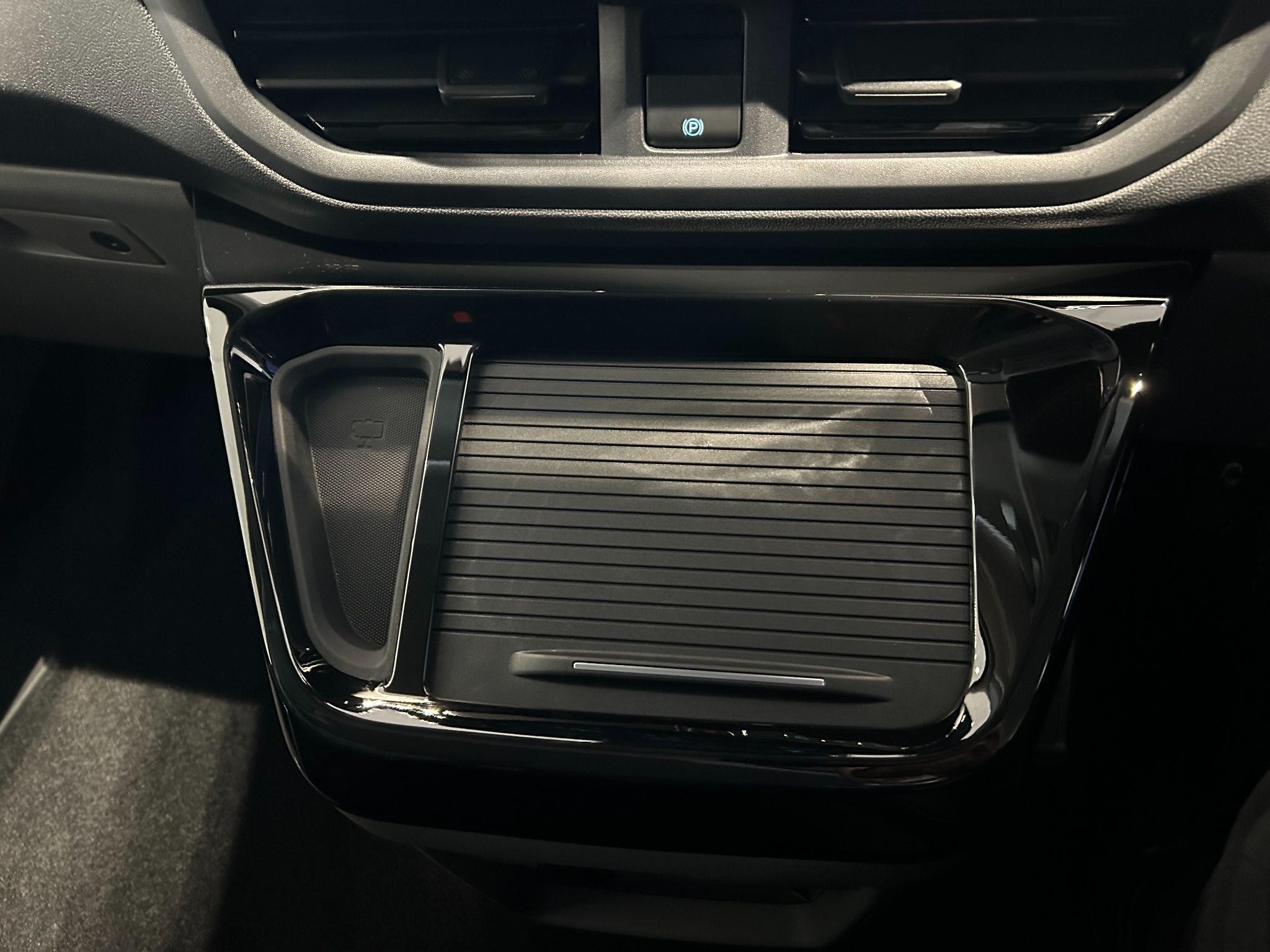 Ford Transit Custom Image 25