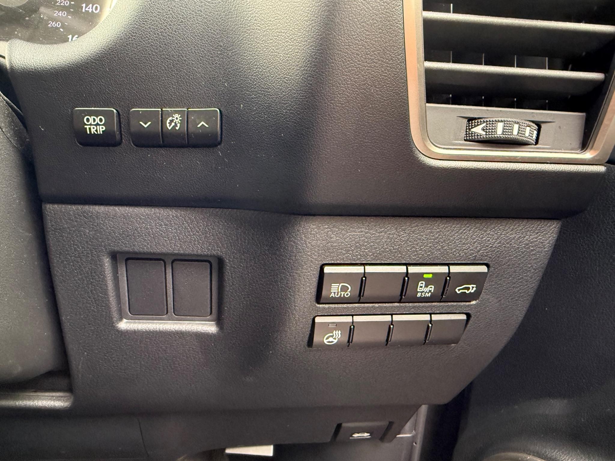 Lexus NX Self-Charging Hybrid Image 38