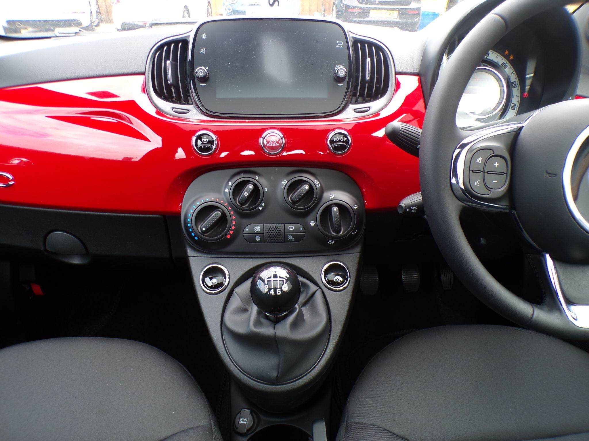 Fiat 500 Hybrid Image 18