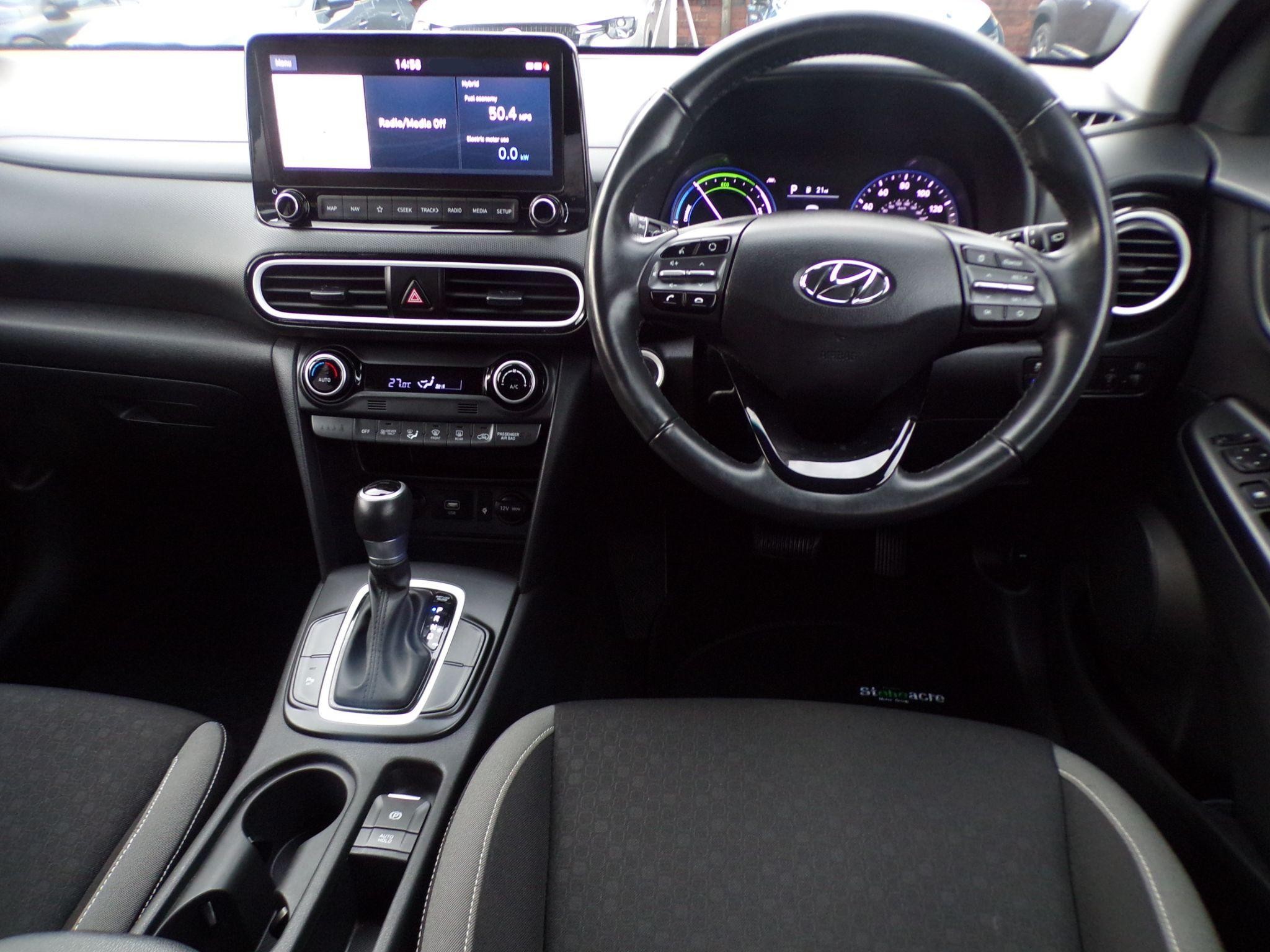 Hyundai KONA Image 11