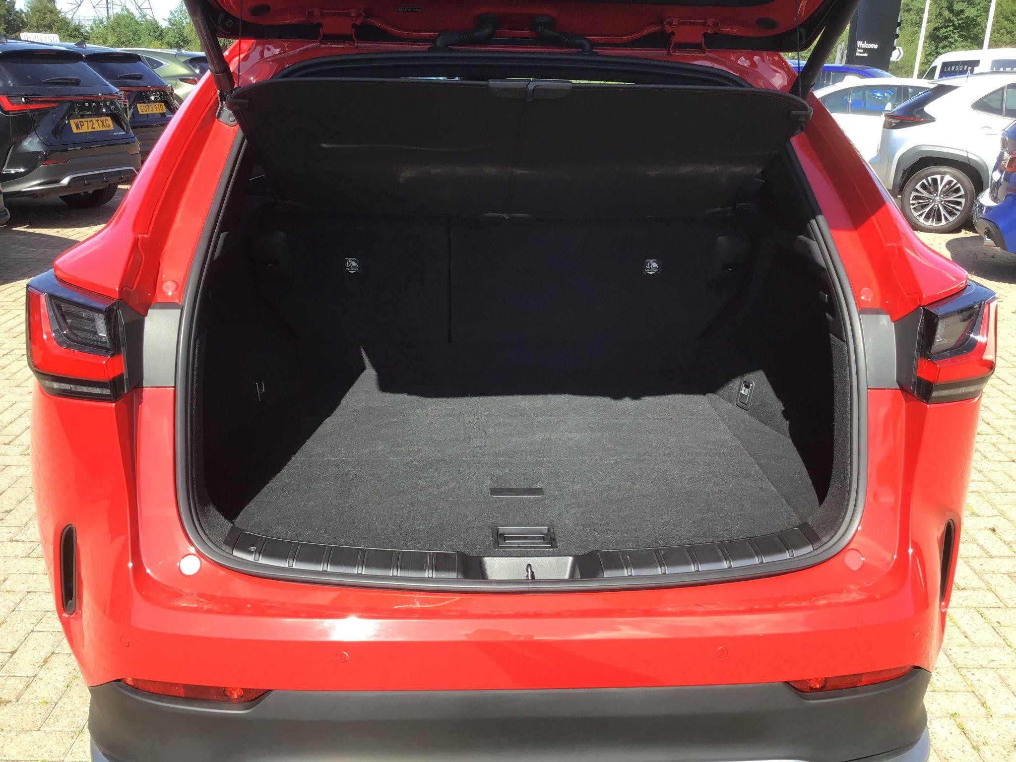 Lexus NX Image 12