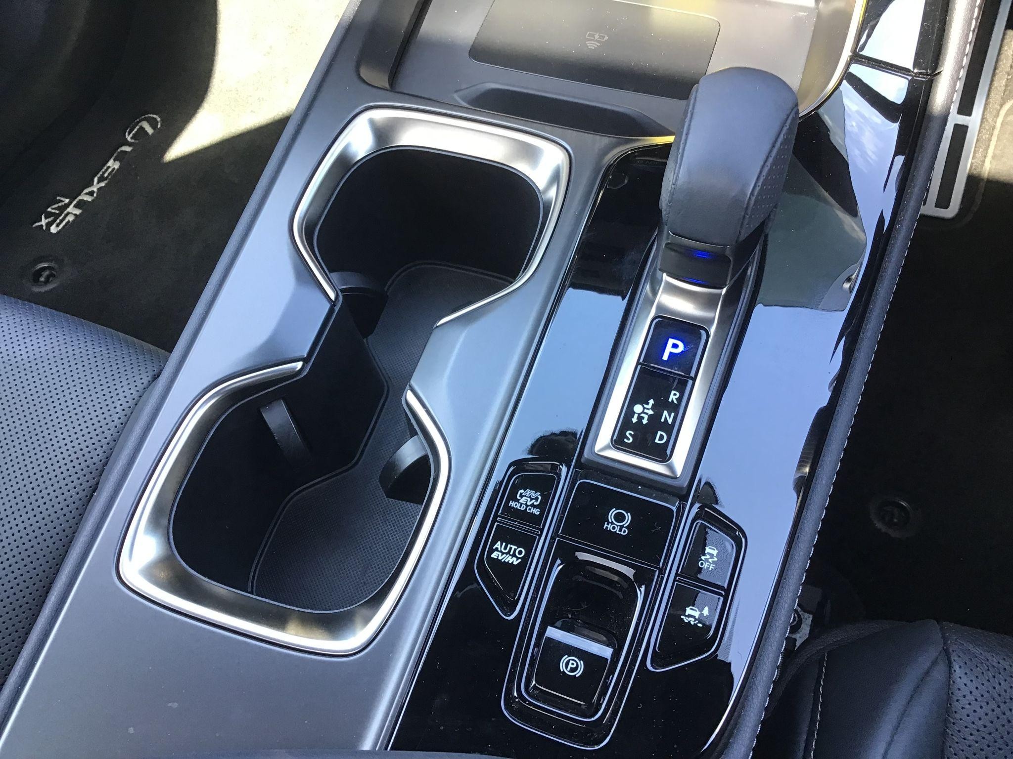 Lexus NX Image 18